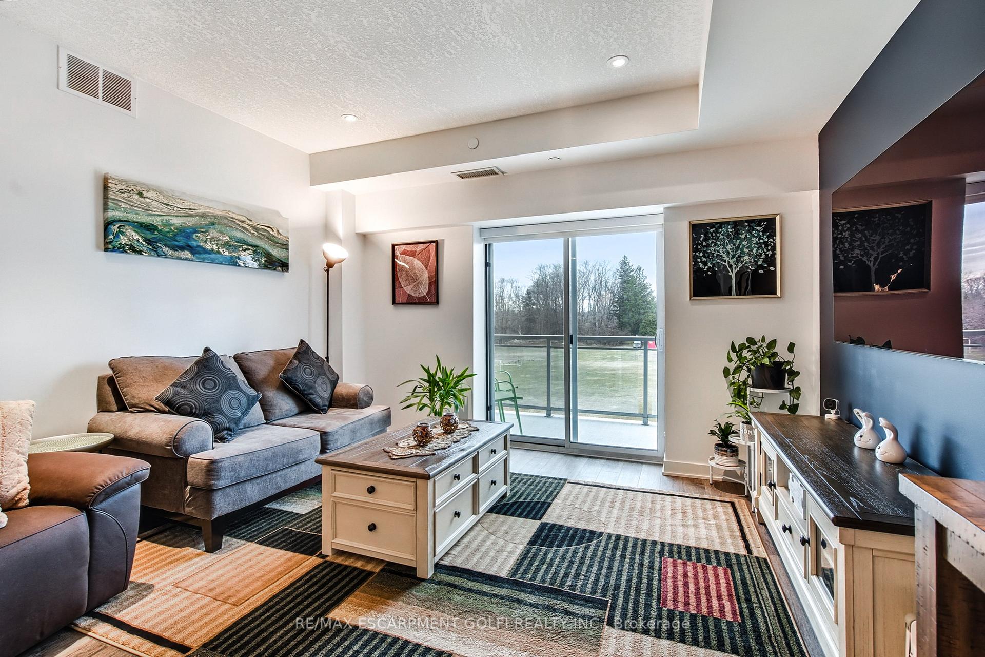 Photo 15 of Unit 403, 16 Markle Crescent, Hamilton, Ancaster — HOMEH