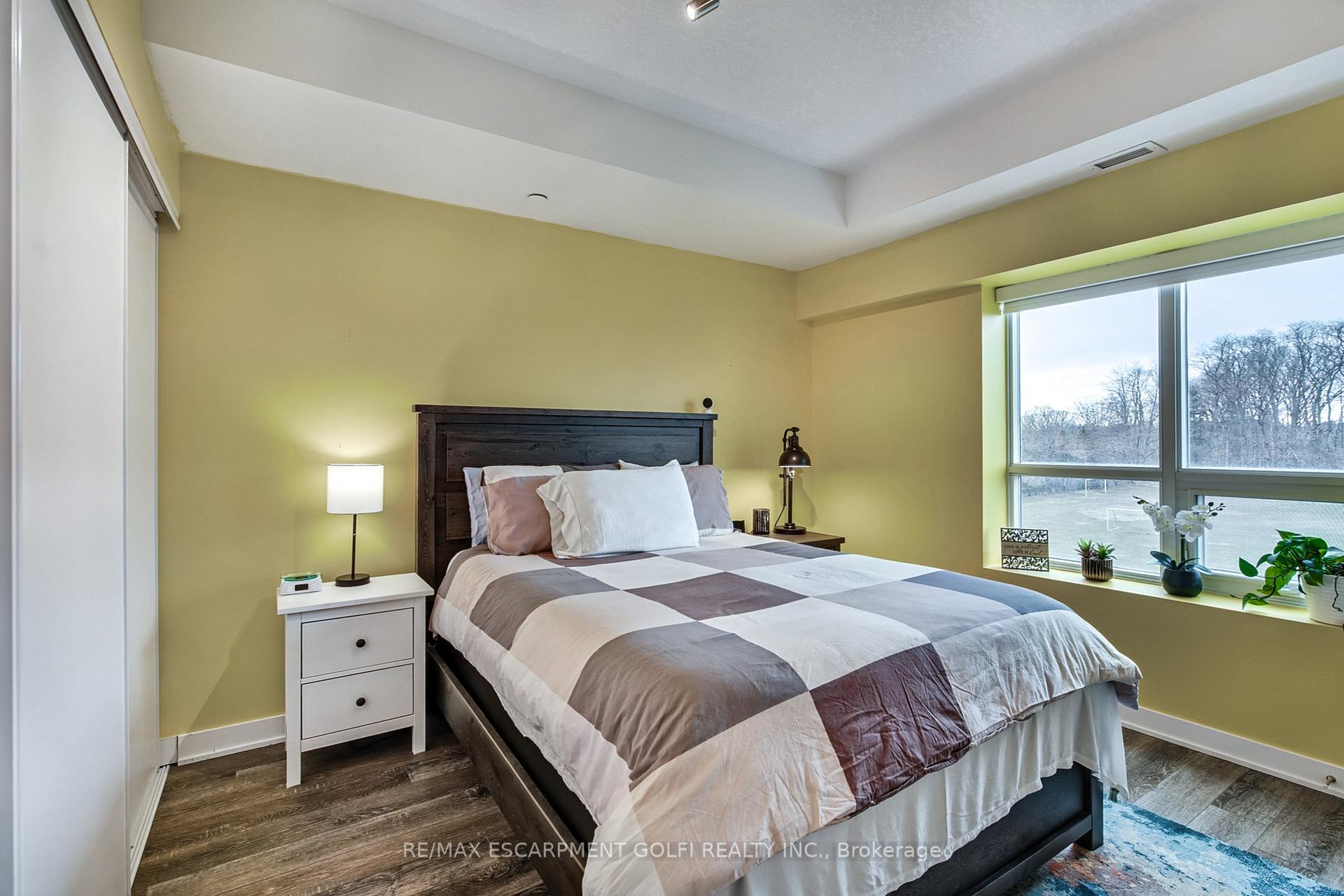 Photo 18 of Unit 403, 16 Markle Crescent, Hamilton, Ancaster — HOMEH