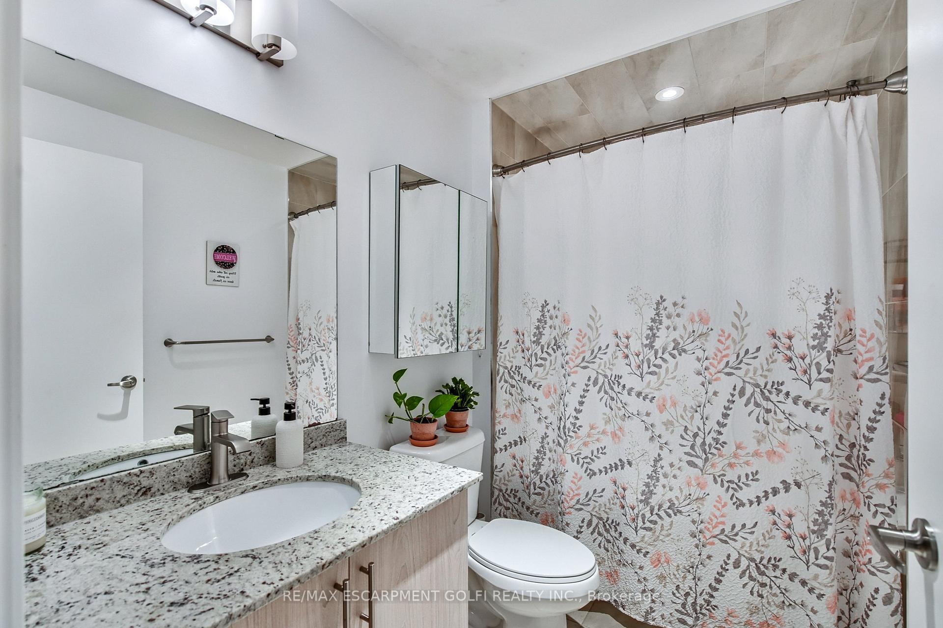 Photo 20 of Unit 403, 16 Markle Crescent, Hamilton, Ancaster — HOMEH