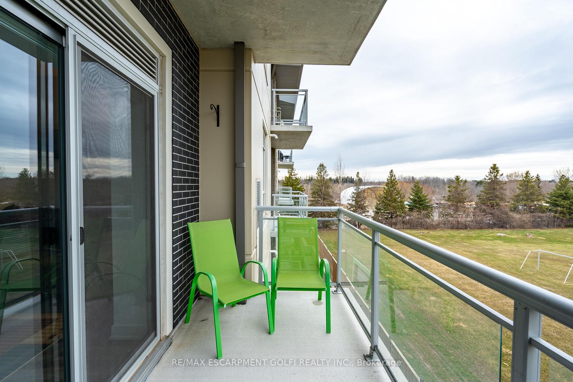 Photo 24 of Unit 403, 16 Markle Crescent, Hamilton, Ancaster — HOMEH