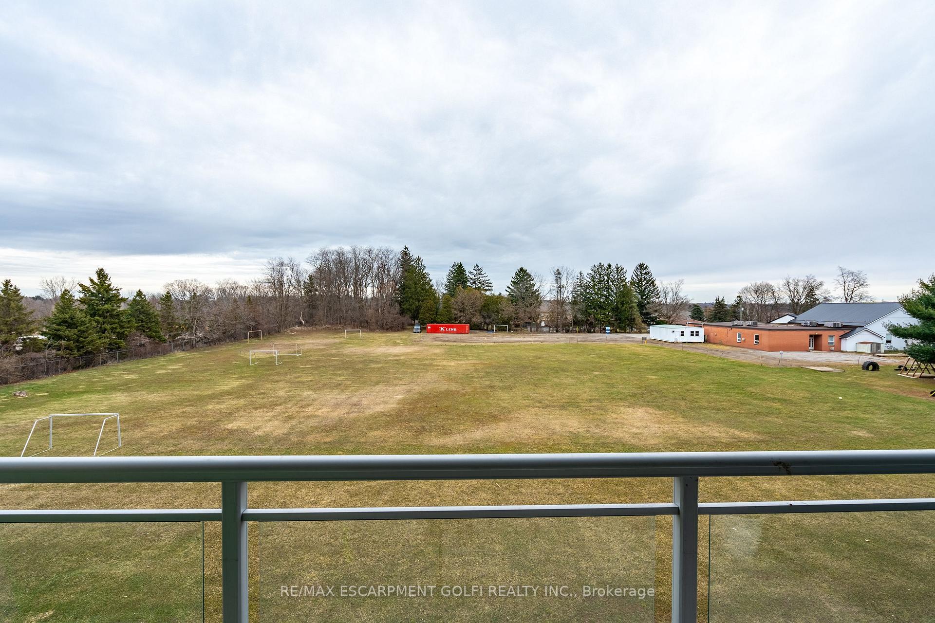 Photo 25 of Unit 403, 16 Markle Crescent, Hamilton, Ancaster — HOMEH