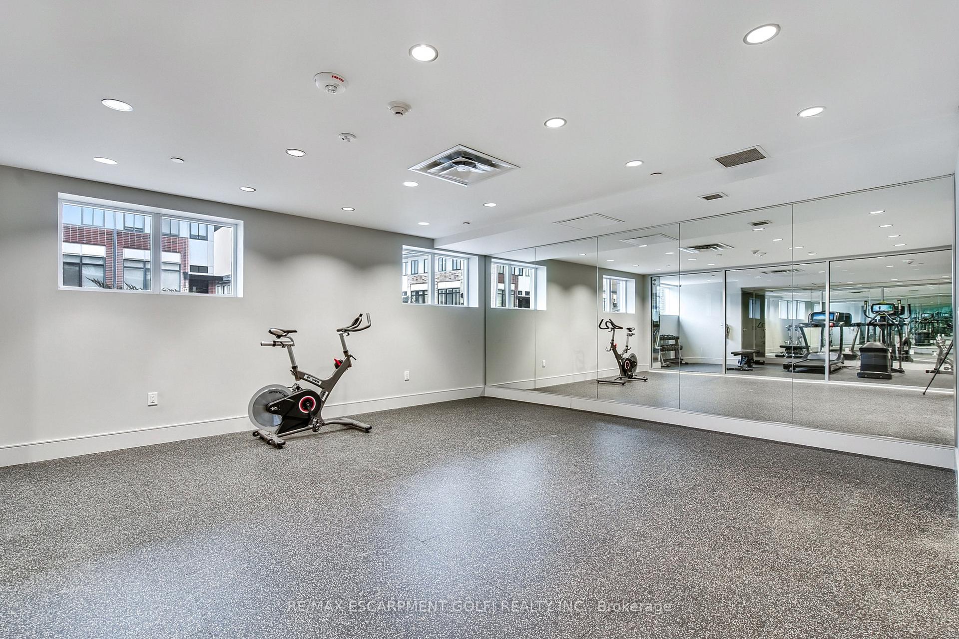 Photo 27 of Unit 403, 16 Markle Crescent, Hamilton, Ancaster — HOMEH