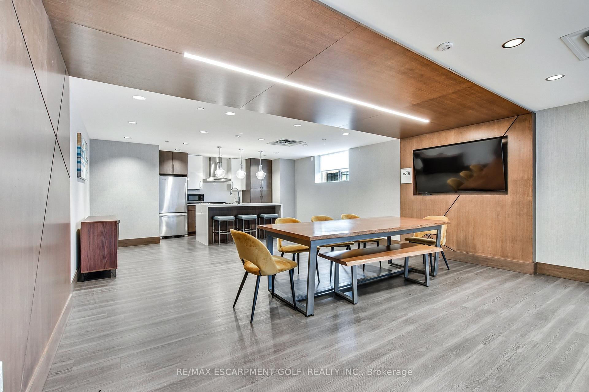Photo 28 of Unit 403, 16 Markle Crescent, Hamilton, Ancaster — HOMEH