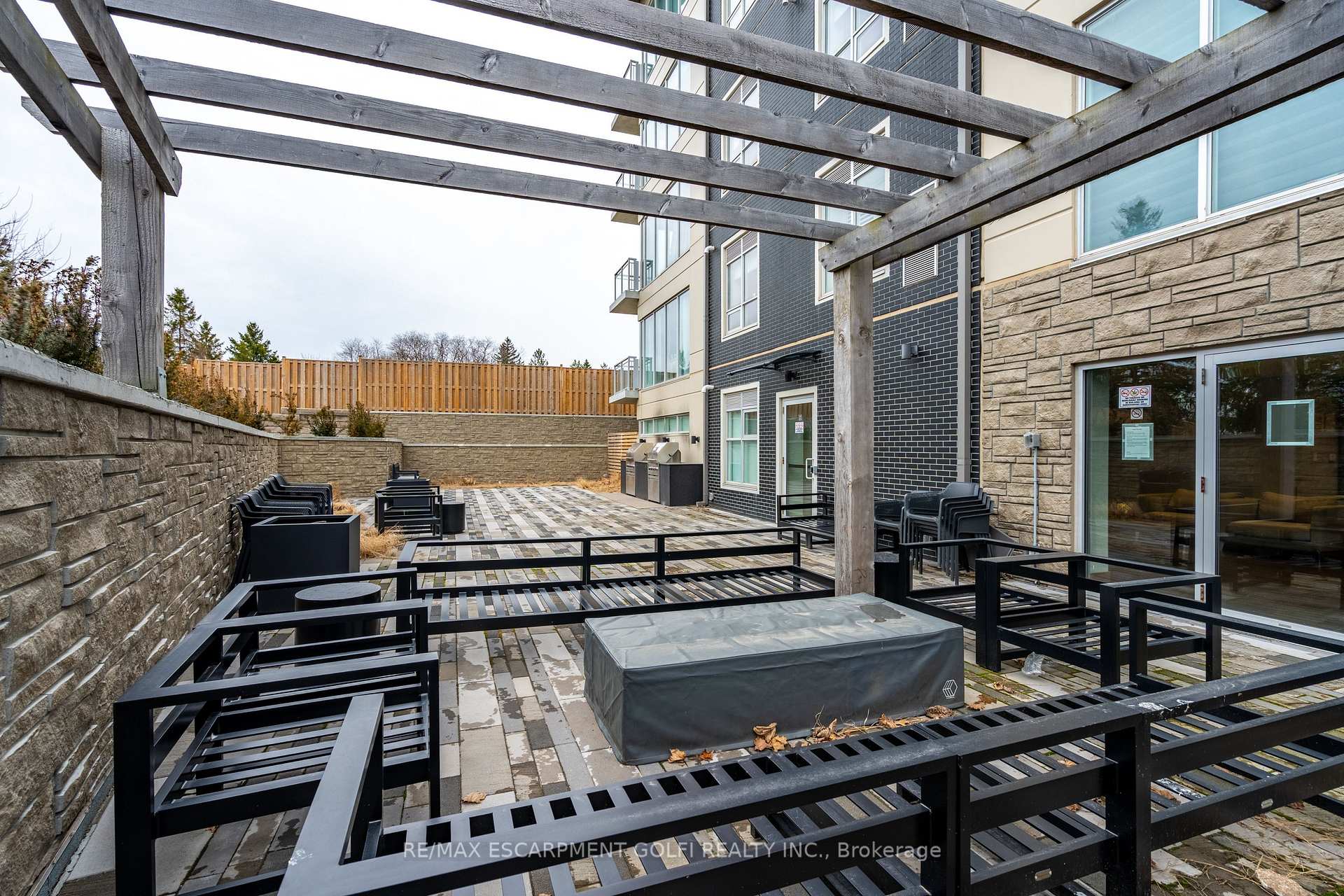 Photo 34 of Unit 403, 16 Markle Crescent, Hamilton, Ancaster — HOMEH