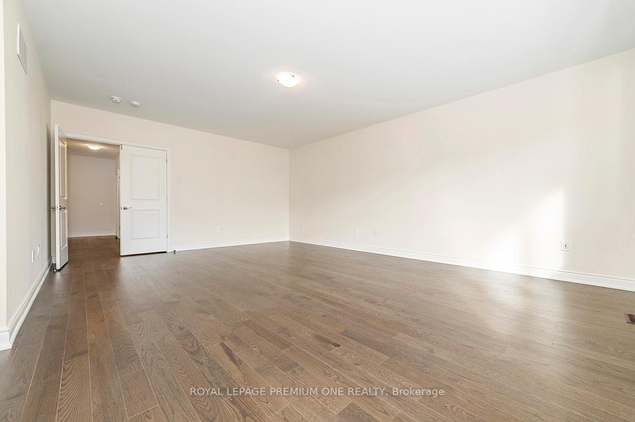 Photo 23 of 133 Timber Creek Boulevard, Vaughan, Kleinburg — HOMEH