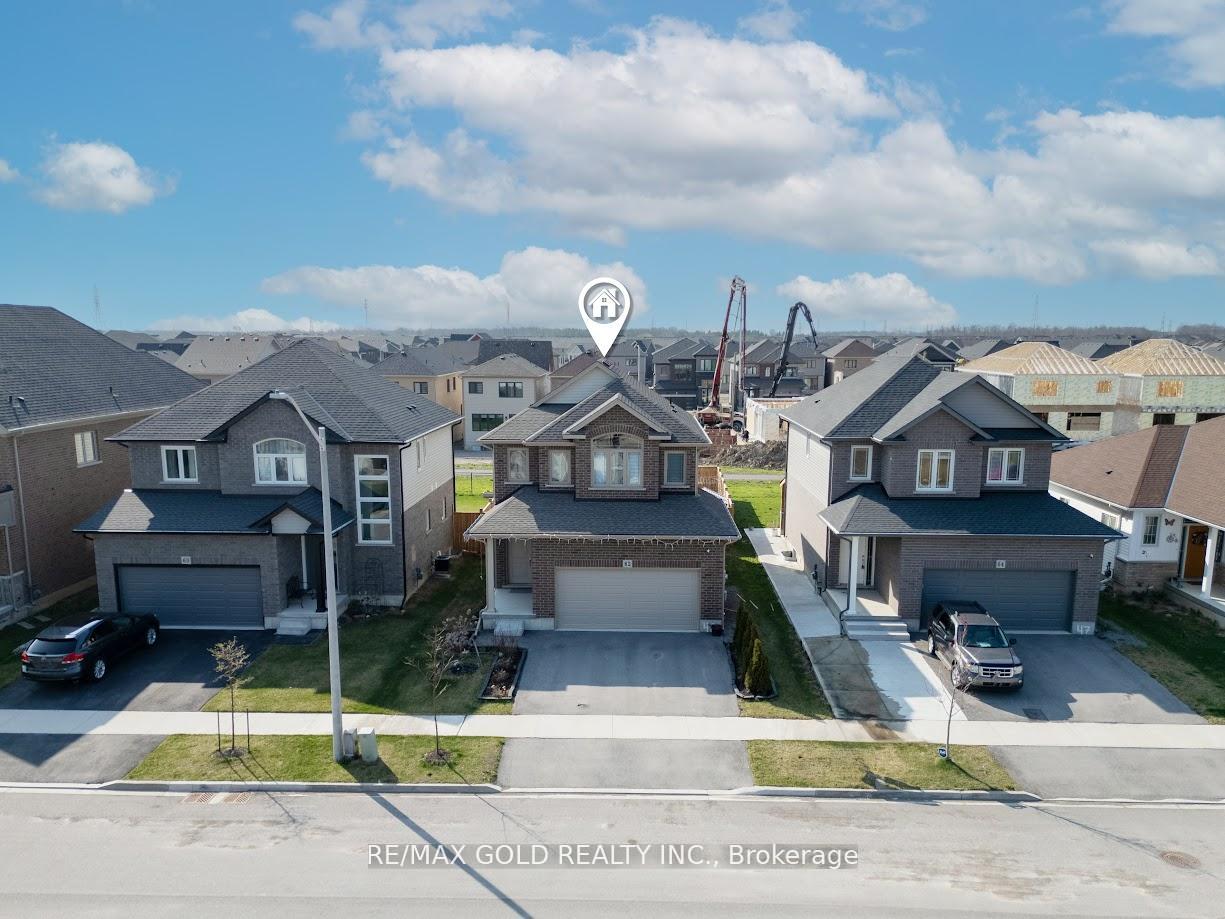 Photo 5 of 62 Spring Crest Way, Thorold, Rolling Meadows — HOMEH