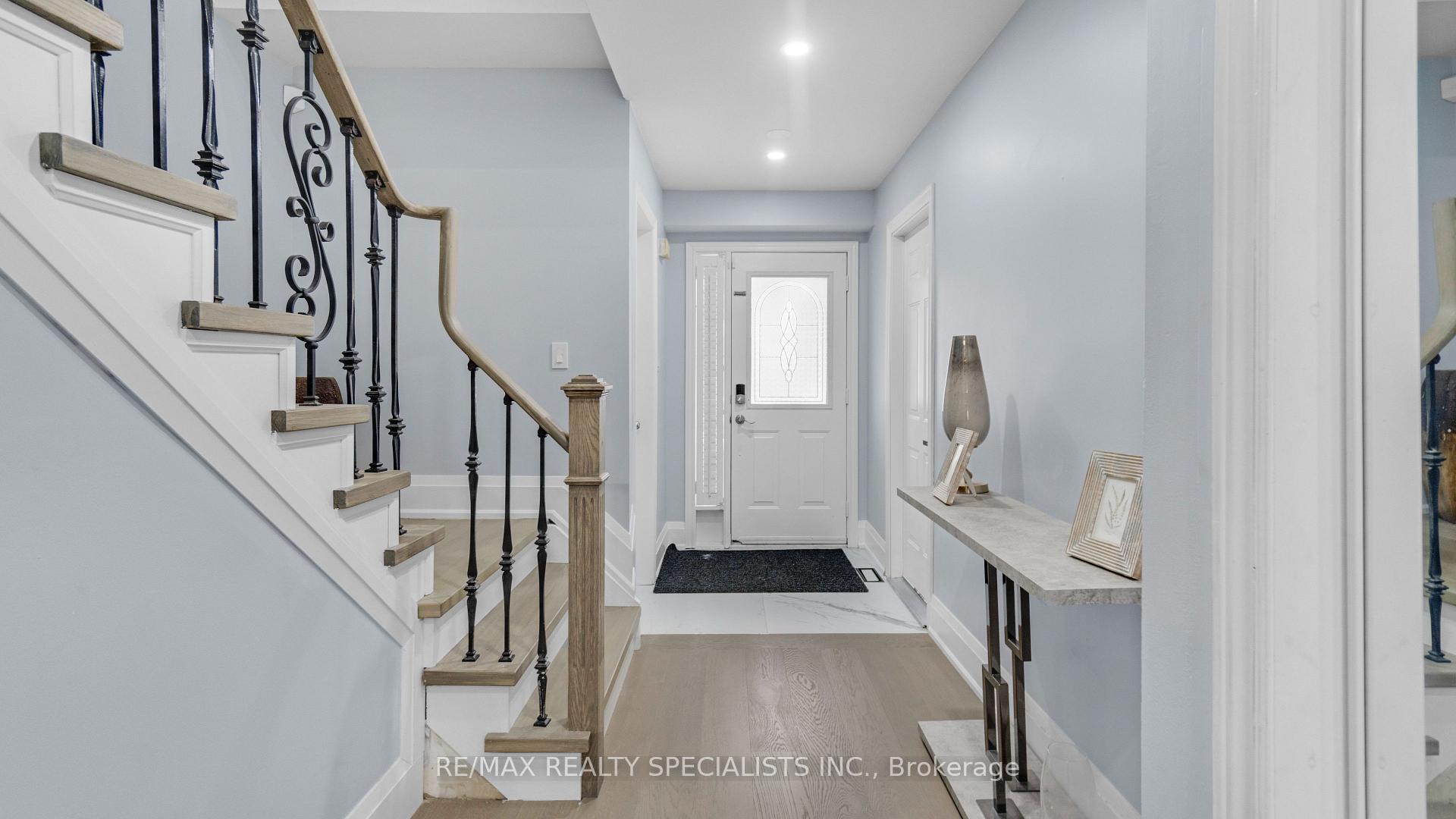 Photo 2 of 21 Earl Grey Crescent, Brampton, Fletcher's Meadow — HOMEH