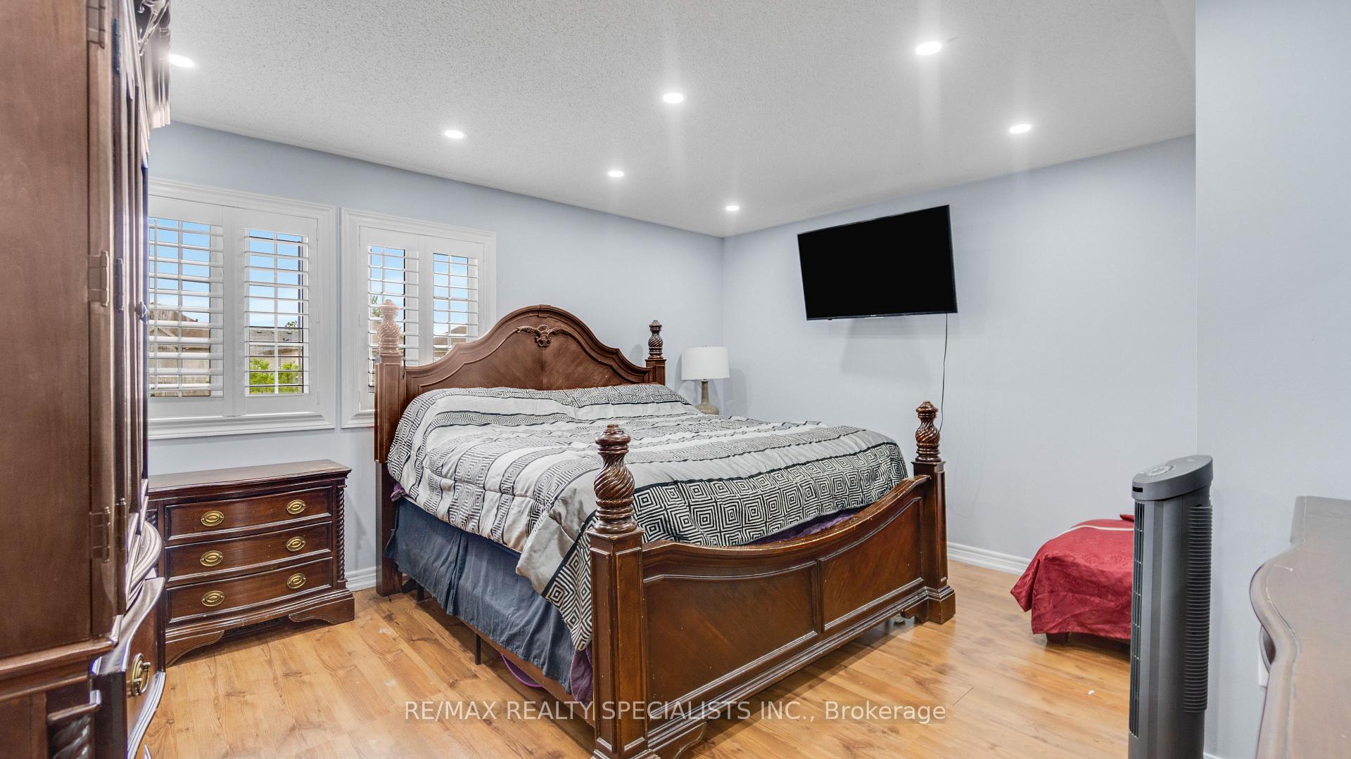 Photo 44 of 21 Earl Grey Crescent, Brampton, Fletcher's Meadow — HOMEH