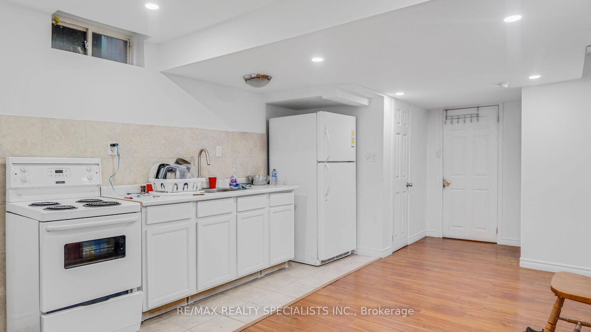 Photo 32 of 21 Earl Grey Crescent, Brampton, Fletcher's Meadow — HOMEH