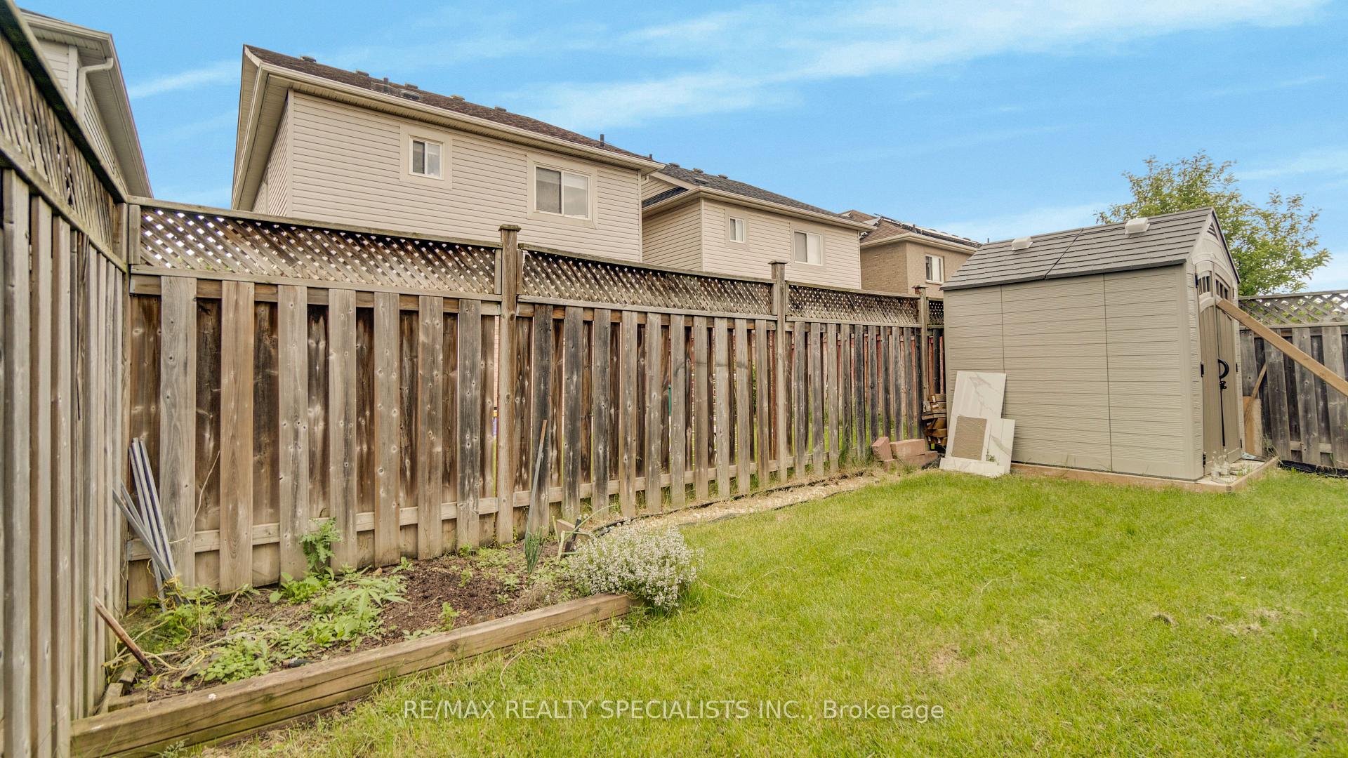 Photo 35 of 21 Earl Grey Crescent, Brampton, Fletcher's Meadow — HOMEH