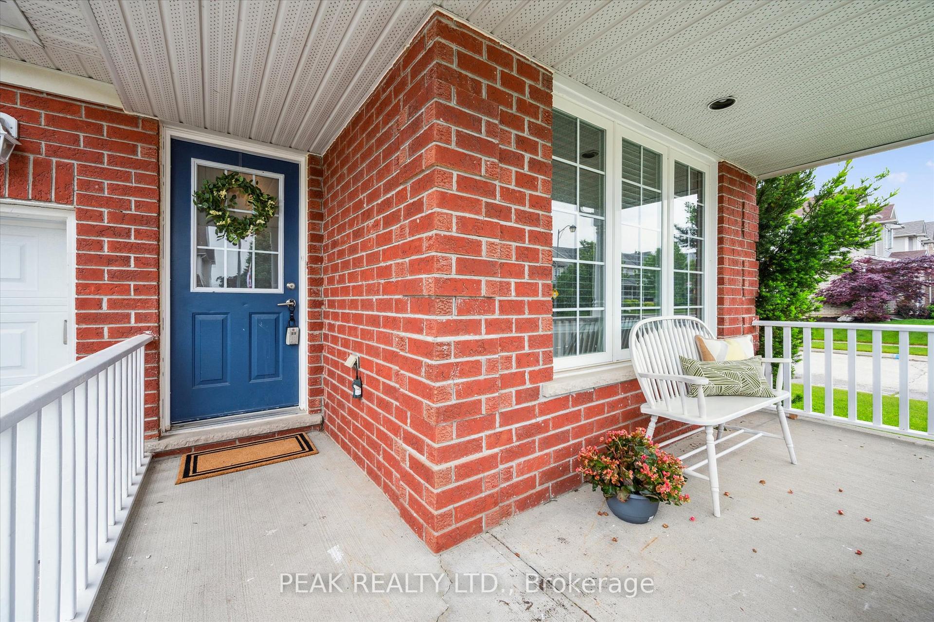 Photo 3 of 606 Eastbridge Boulevard, Waterloo — HOMEH