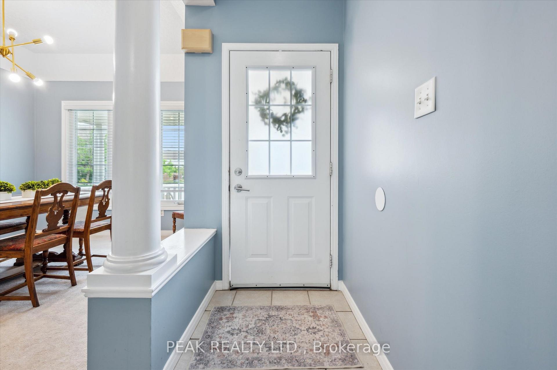 Photo 4 of 606 Eastbridge Boulevard, Waterloo — HOMEH