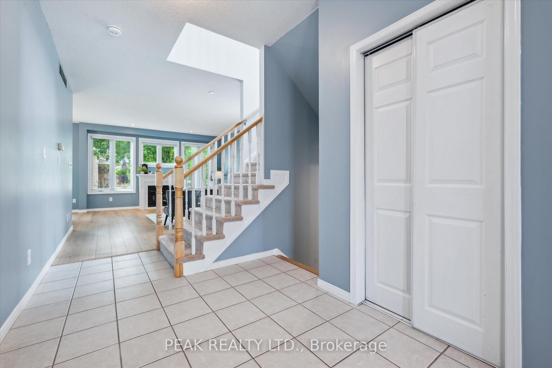 Photo 5 of 606 Eastbridge Boulevard, Waterloo — HOMEH