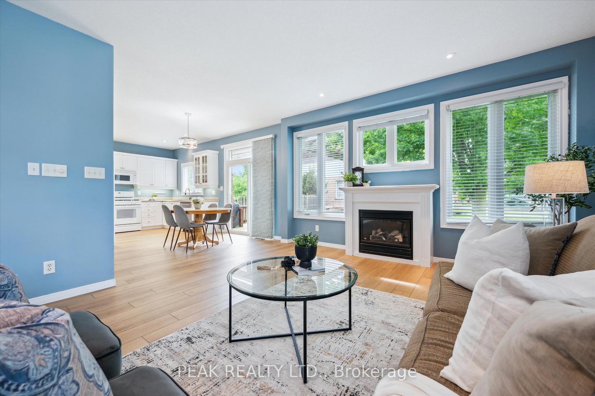 Photo 8 of 606 Eastbridge Boulevard, Waterloo — HOMEH