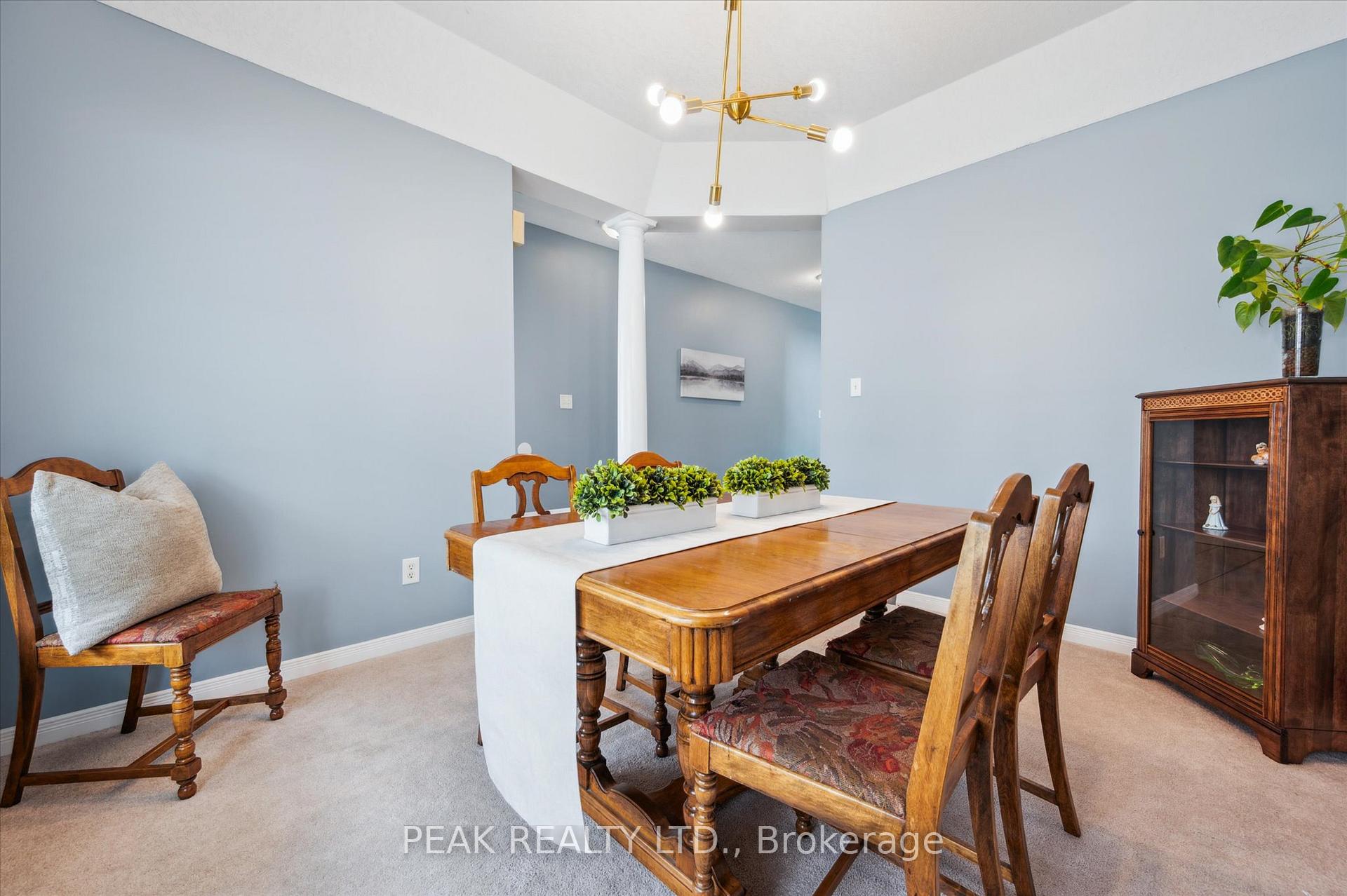 Photo 16 of 606 Eastbridge Boulevard, Waterloo — HOMEH