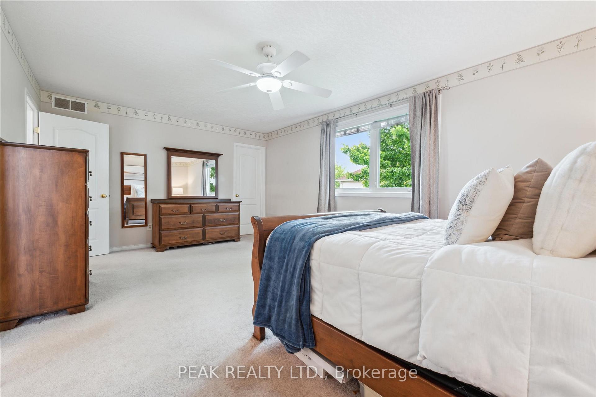 Photo 26 of 606 Eastbridge Boulevard, Waterloo — HOMEH