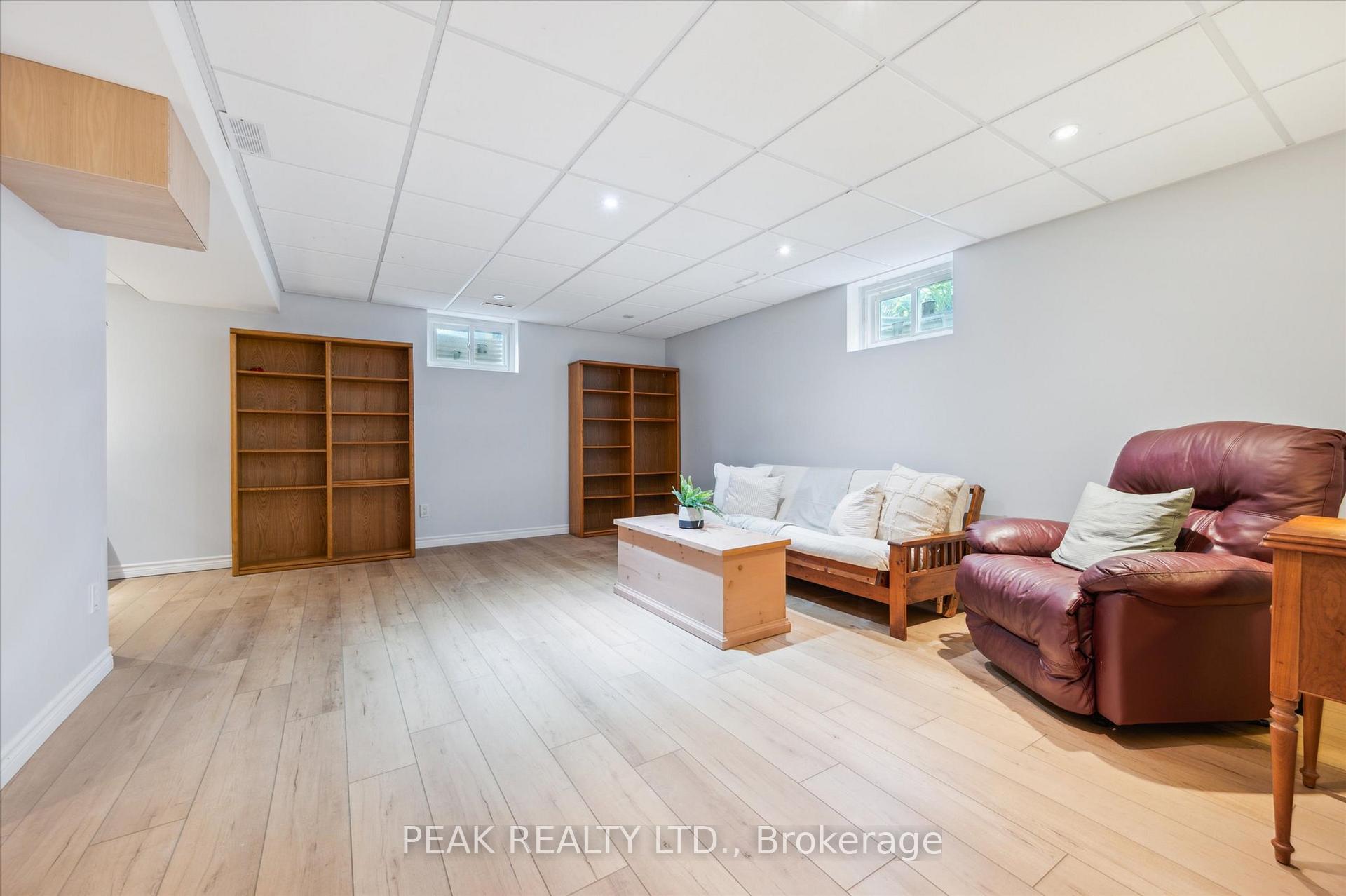 Photo 30 of 606 Eastbridge Boulevard, Waterloo — HOMEH