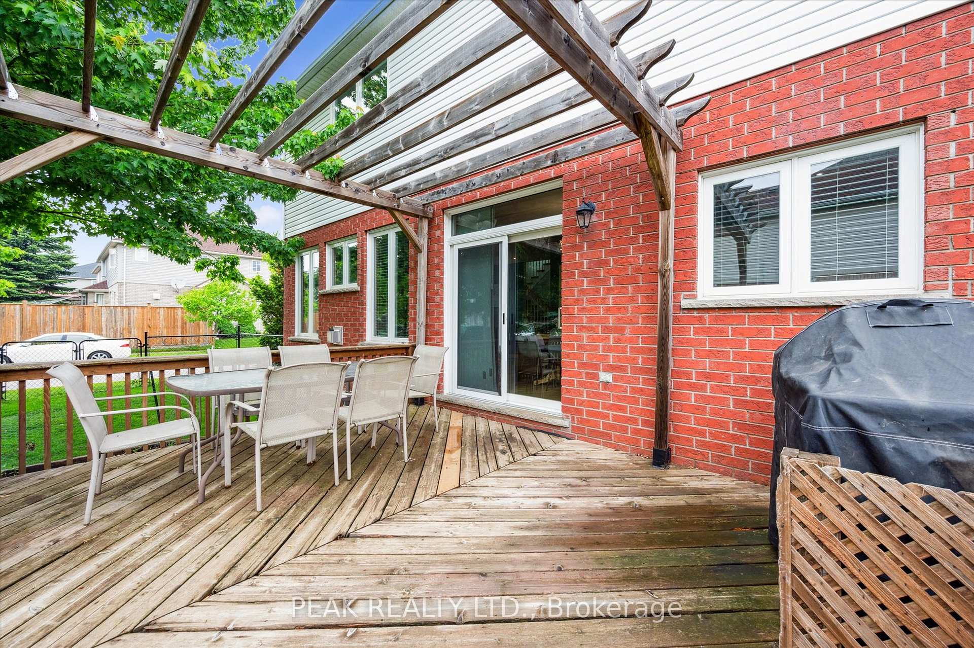 Photo 37 of 606 Eastbridge Boulevard, Waterloo — HOMEH