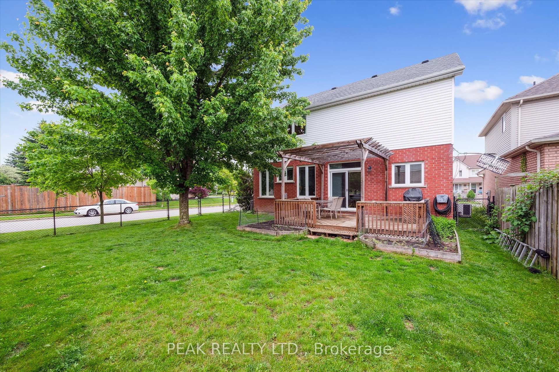 Photo 42 of 606 Eastbridge Boulevard, Waterloo — HOMEH