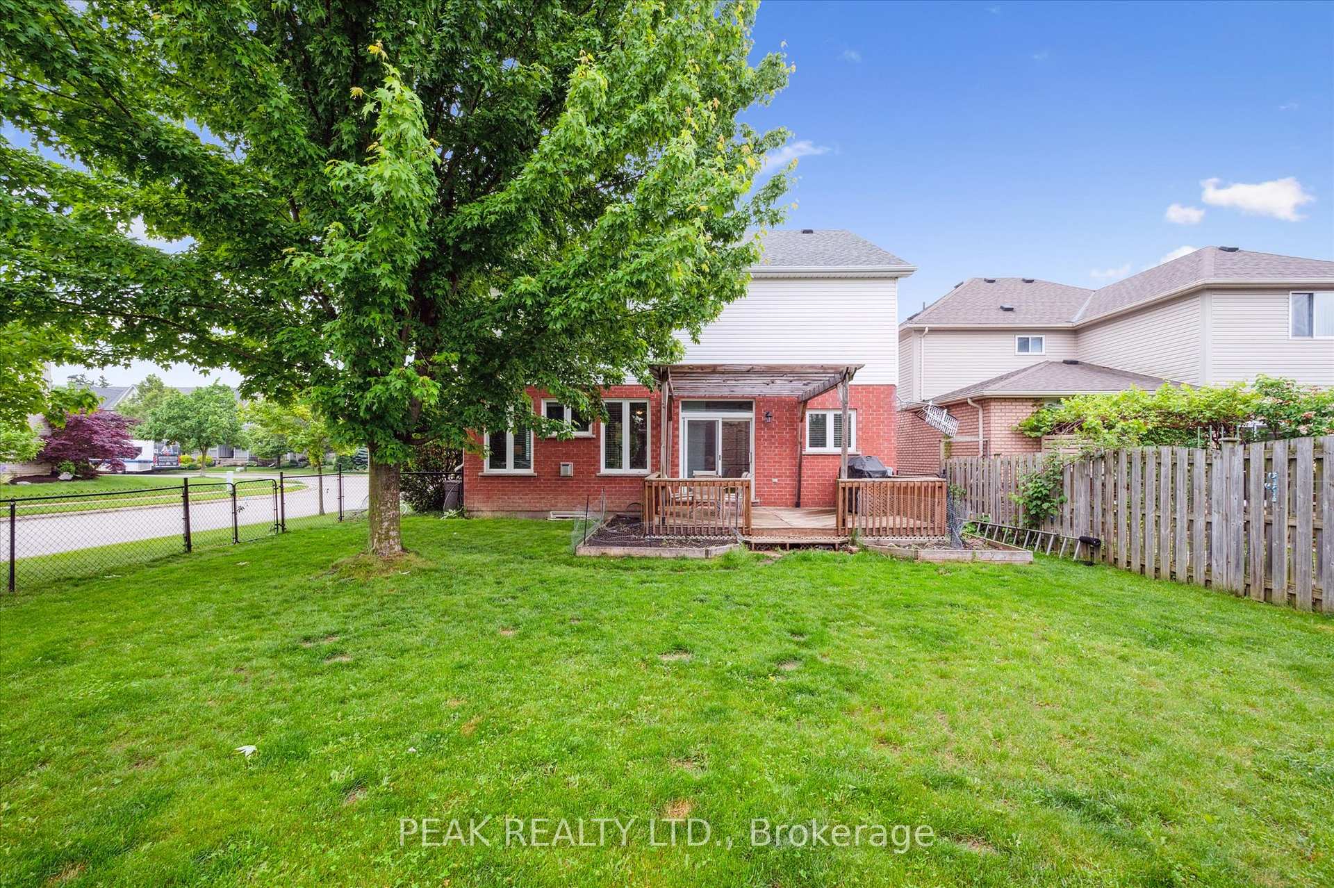 Photo 43 of 606 Eastbridge Boulevard, Waterloo — HOMEH