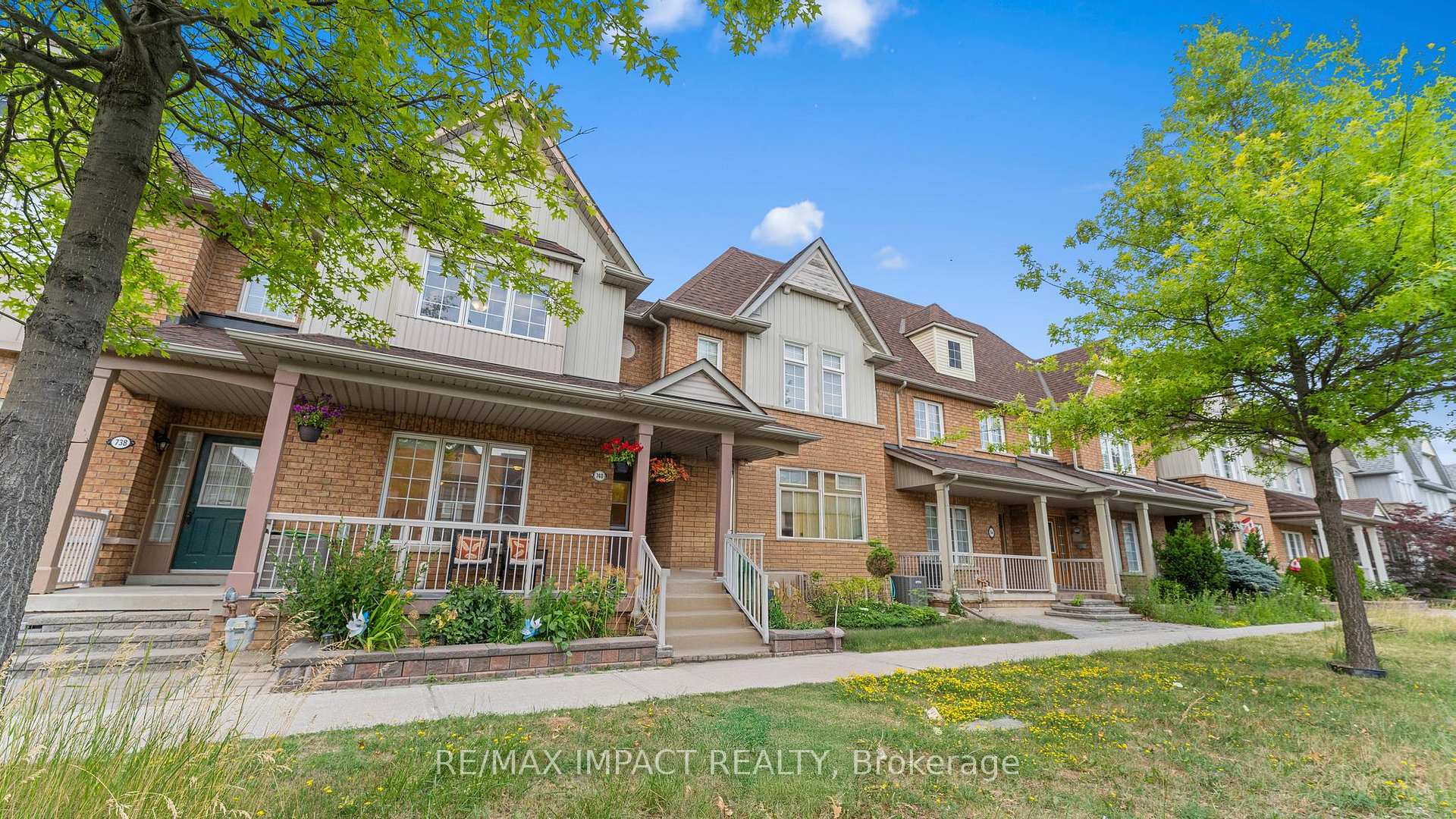 Photo 4 of 740 Bur Oak Avenue, Markham, Wismer — HOMEH
