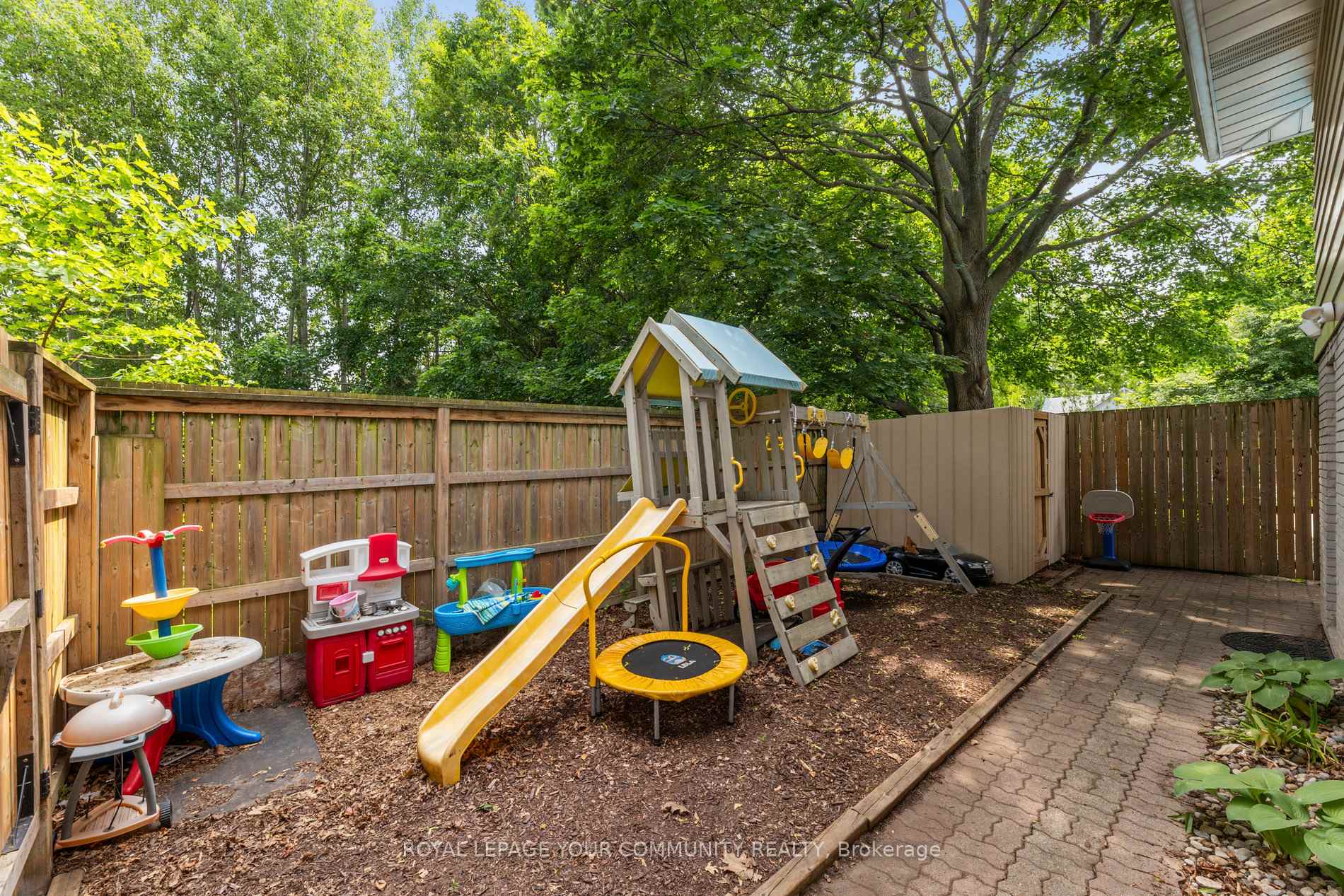 Photo 60 of 1094 Somerville Street, Oshawa, Centennial — HOMEH