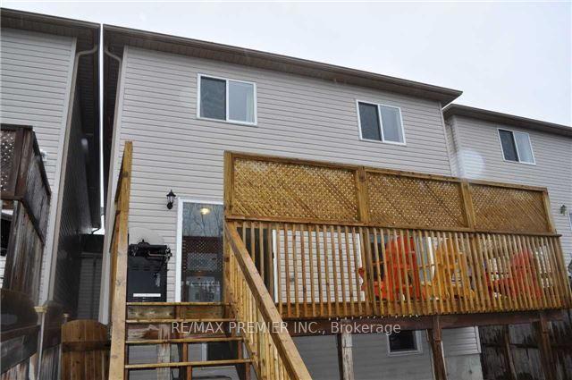 Photo 3 of 21 Courtney Crescent, Barrie, Painswick South — HOMEH