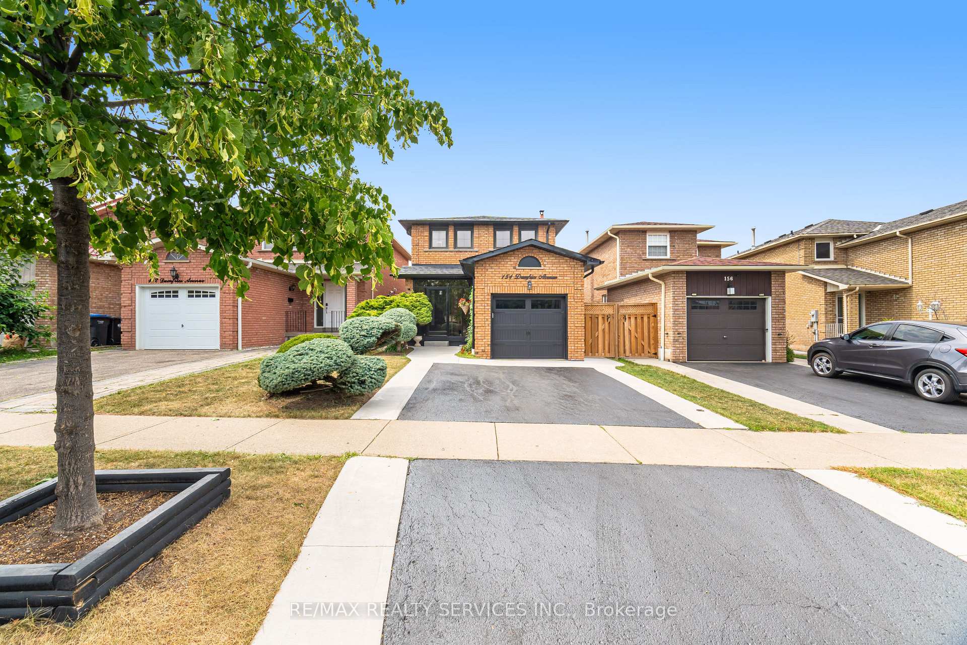 Photo 3 of 154 Dumfries Avenue, Brampton, Heart Lake West — HOMEH
