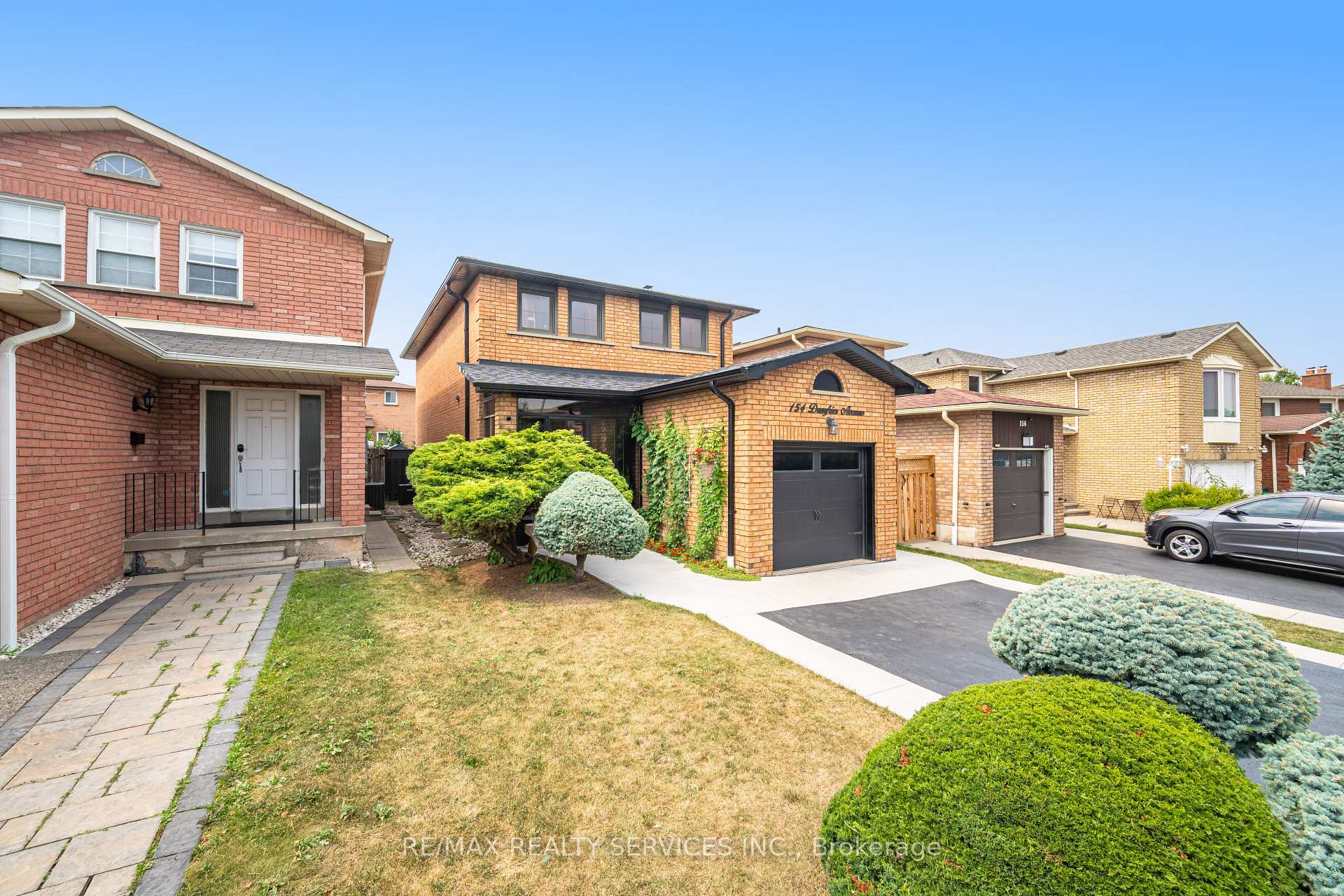 Photo 8 of 154 Dumfries Avenue, Brampton, Heart Lake West — HOMEH