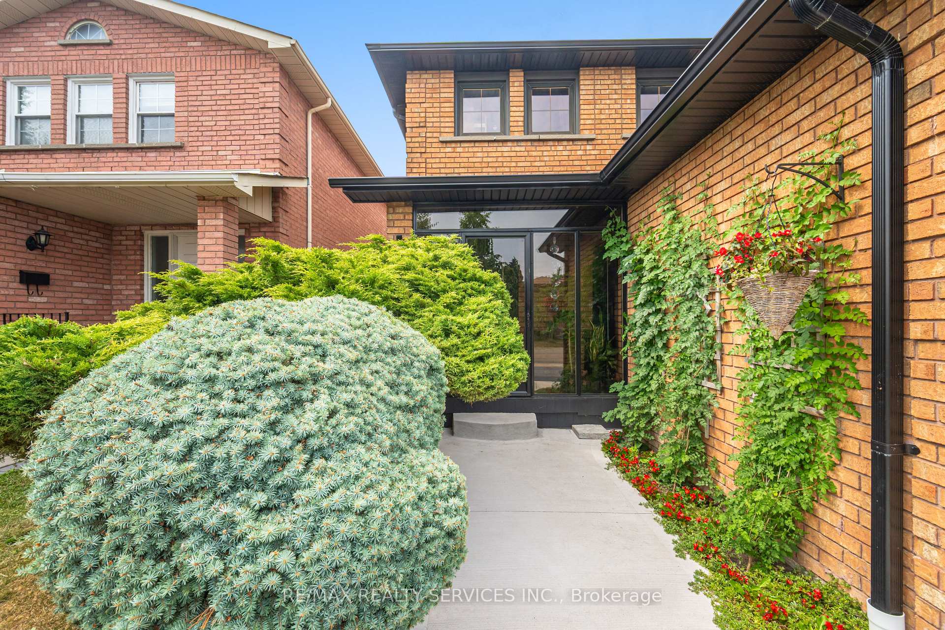 Photo 12 of 154 Dumfries Avenue, Brampton, Heart Lake West — HOMEH