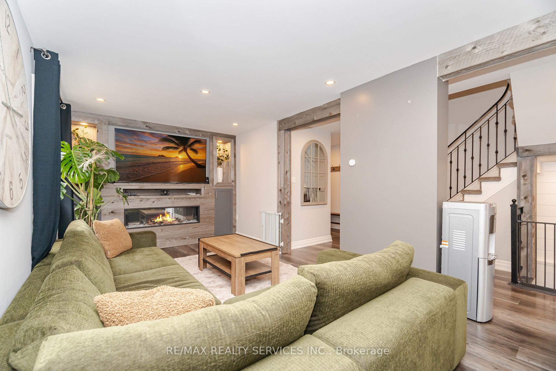 Photo 7 of 154 Dumfries Avenue, Brampton, Heart Lake West — HOMEH