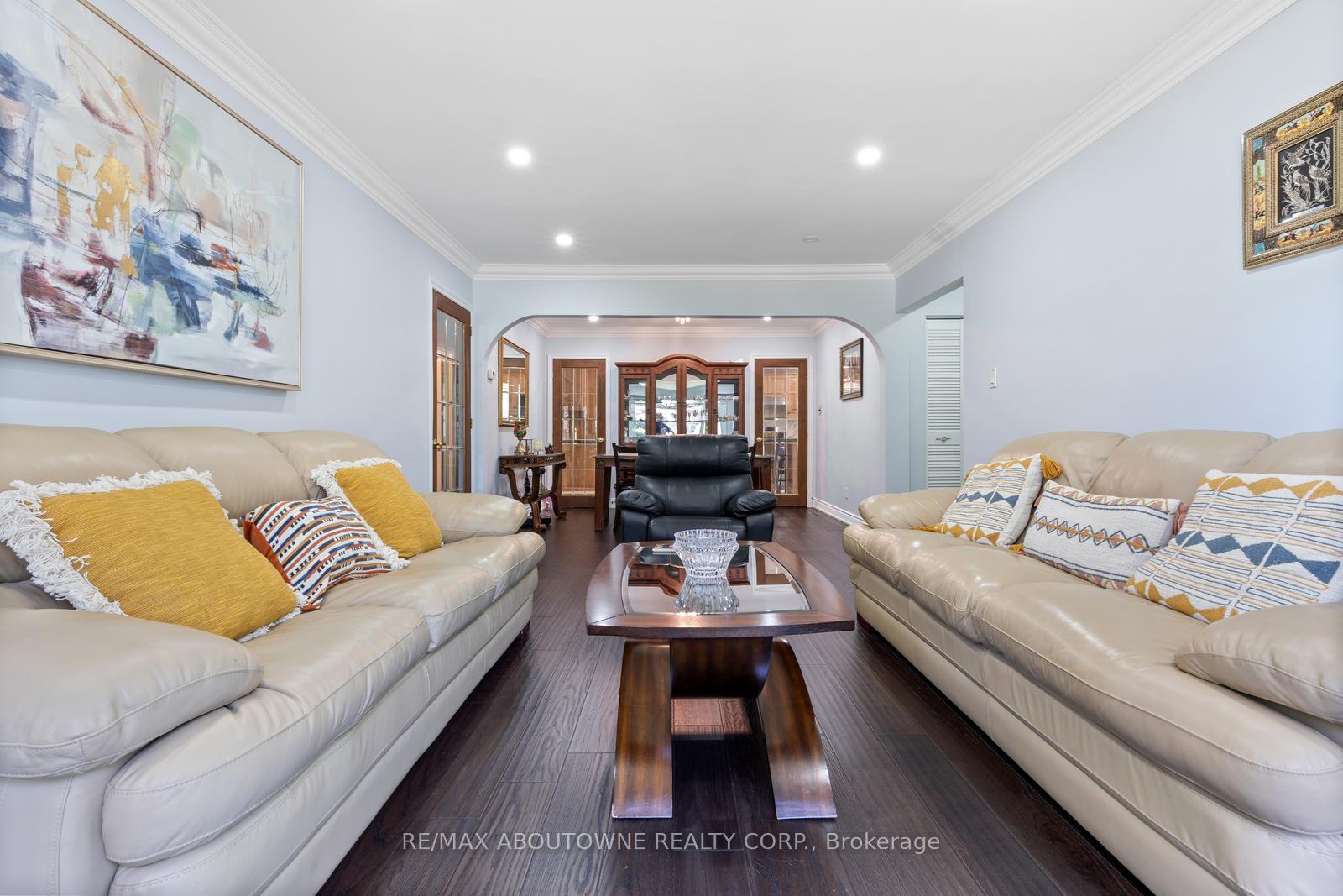 Photo 5 of 15 Lockton Crescent, Brampton, Brampton East — HOMEH