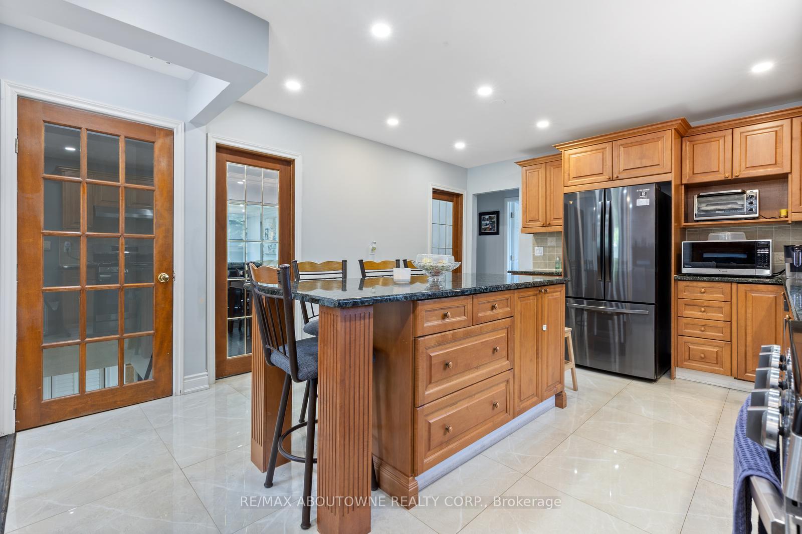 Photo 7 of 15 Lockton Crescent, Brampton, Brampton East — HOMEH
