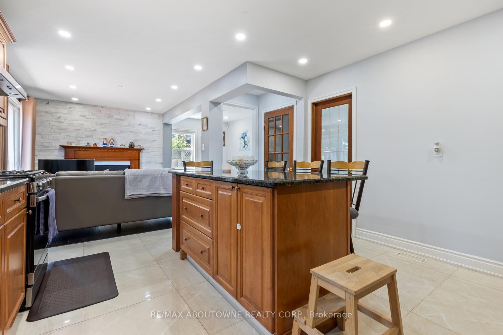 Photo 16 of 15 Lockton Crescent, Brampton, Brampton East — HOMEH