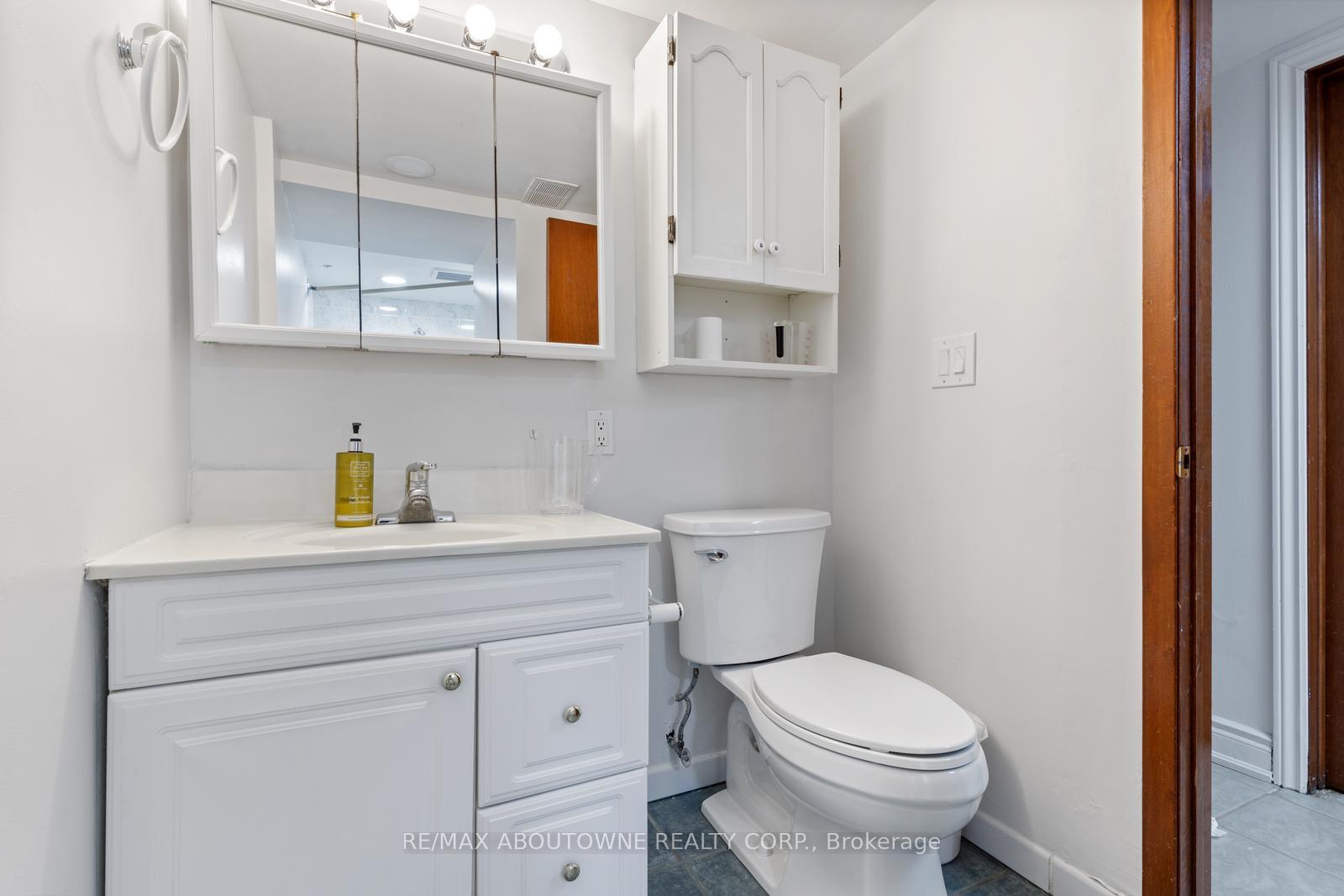 Photo 14 of 15 Lockton Crescent, Brampton, Brampton East — HOMEH