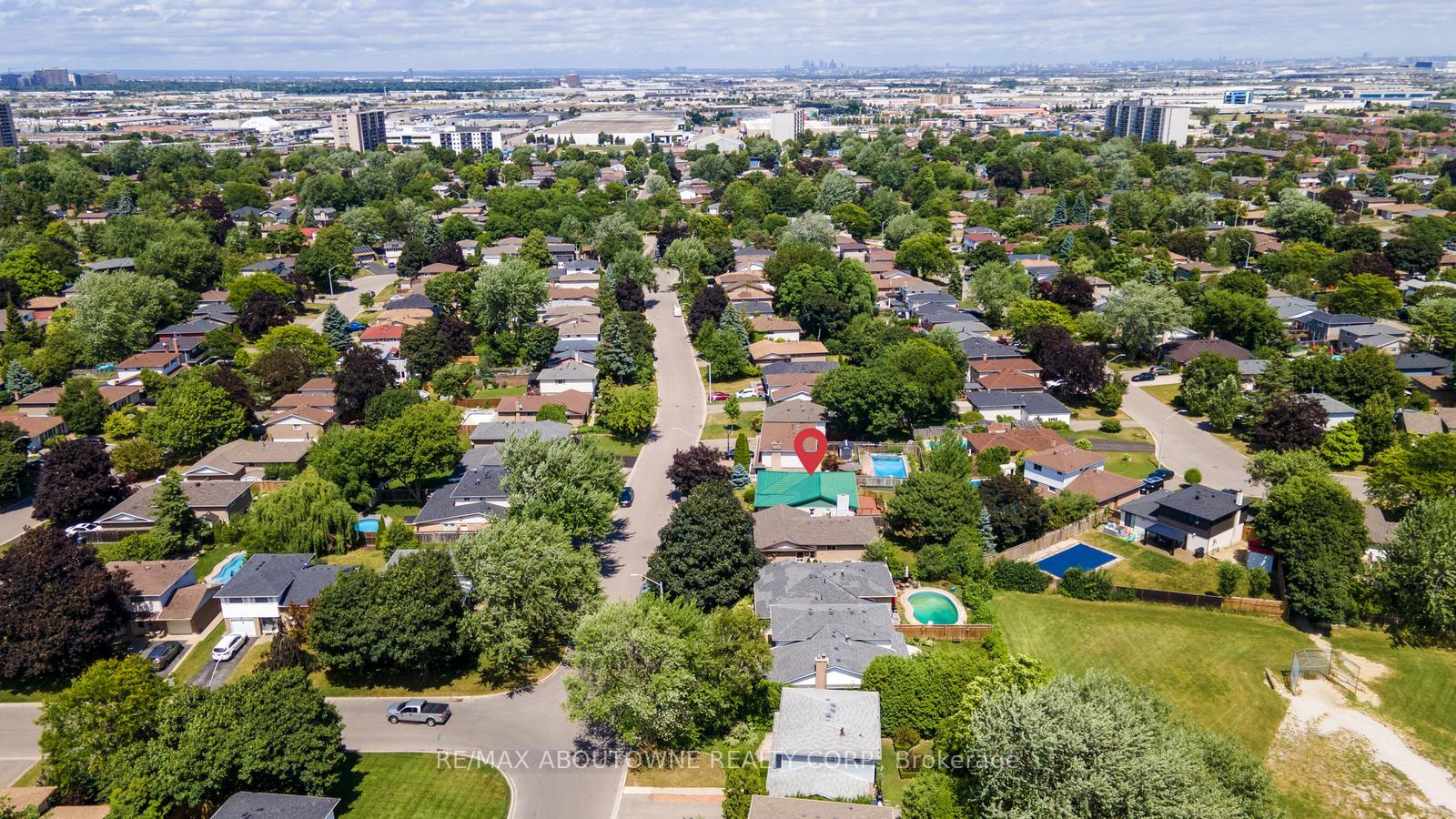 Photo 32 of 15 Lockton Crescent, Brampton, Brampton East — HOMEH