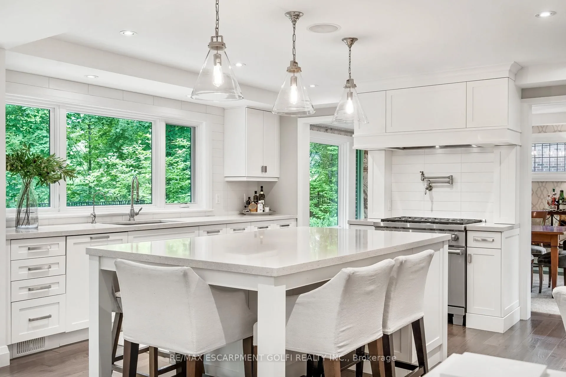 Photo 13 of 61 Oak Knoll Drive, Hamilton, Westdale — HOMEH