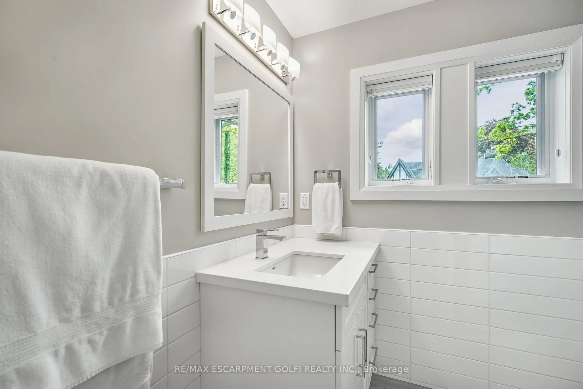 Photo 26 of 61 Oak Knoll Drive, Hamilton, Westdale — HOMEH