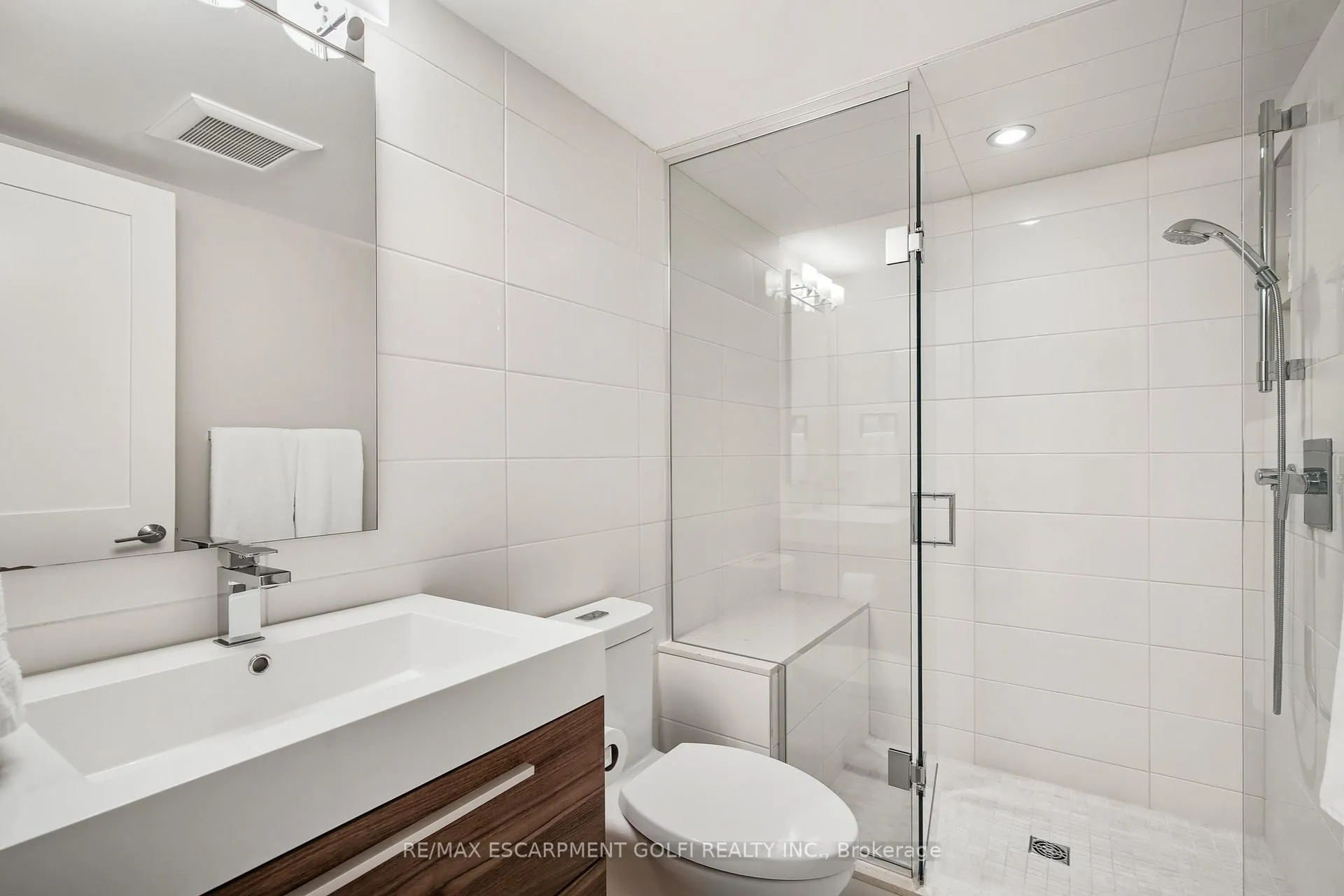 Photo 33 of 61 Oak Knoll Drive, Hamilton, Westdale — HOMEH