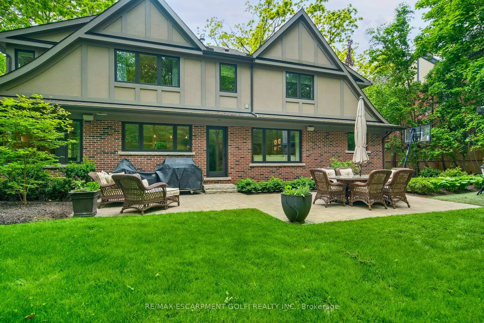 Photo 36 of 61 Oak Knoll Drive, Hamilton, Westdale — HOMEH