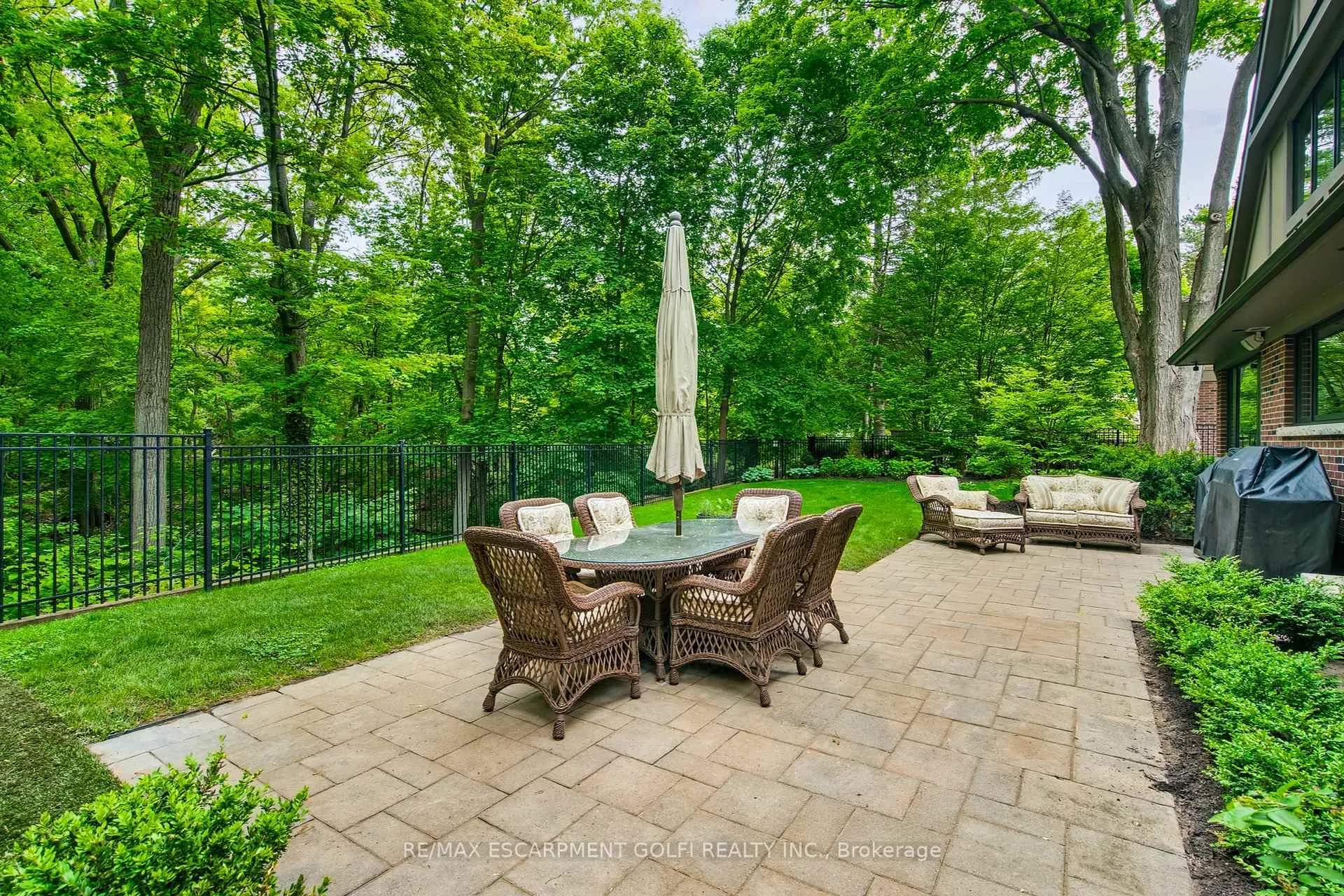 Photo 37 of 61 Oak Knoll Drive, Hamilton, Westdale — HOMEH