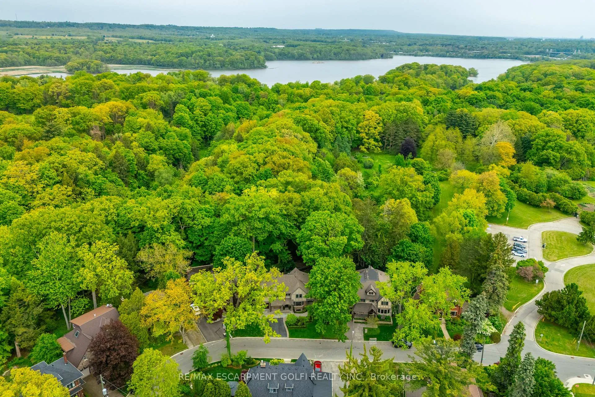 Photo 40 of 61 Oak Knoll Drive, Hamilton, Westdale — HOMEH