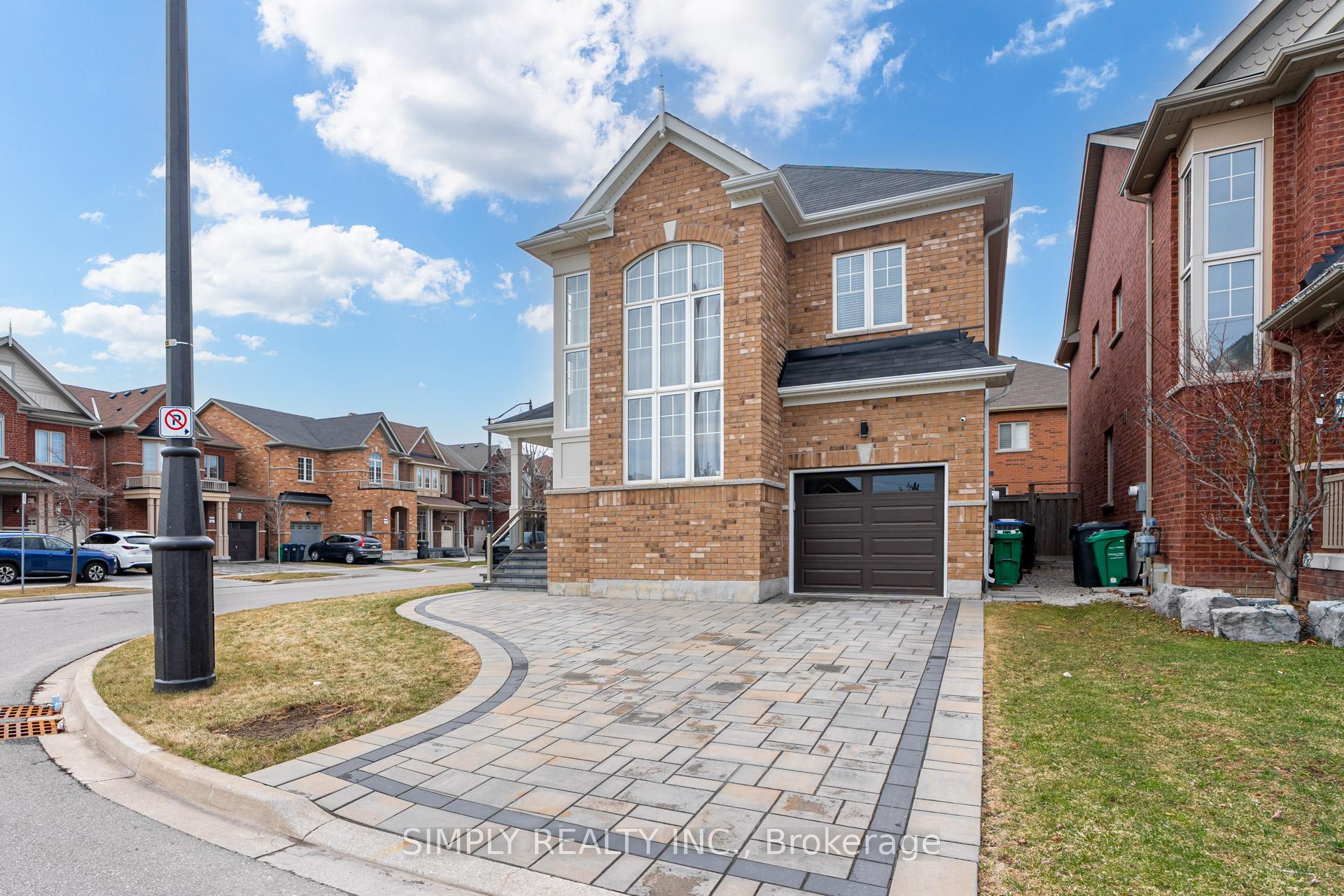 Photo 5 of 45 Humberstone Crescent, Brampton, Northwest Brampton — HOMEH