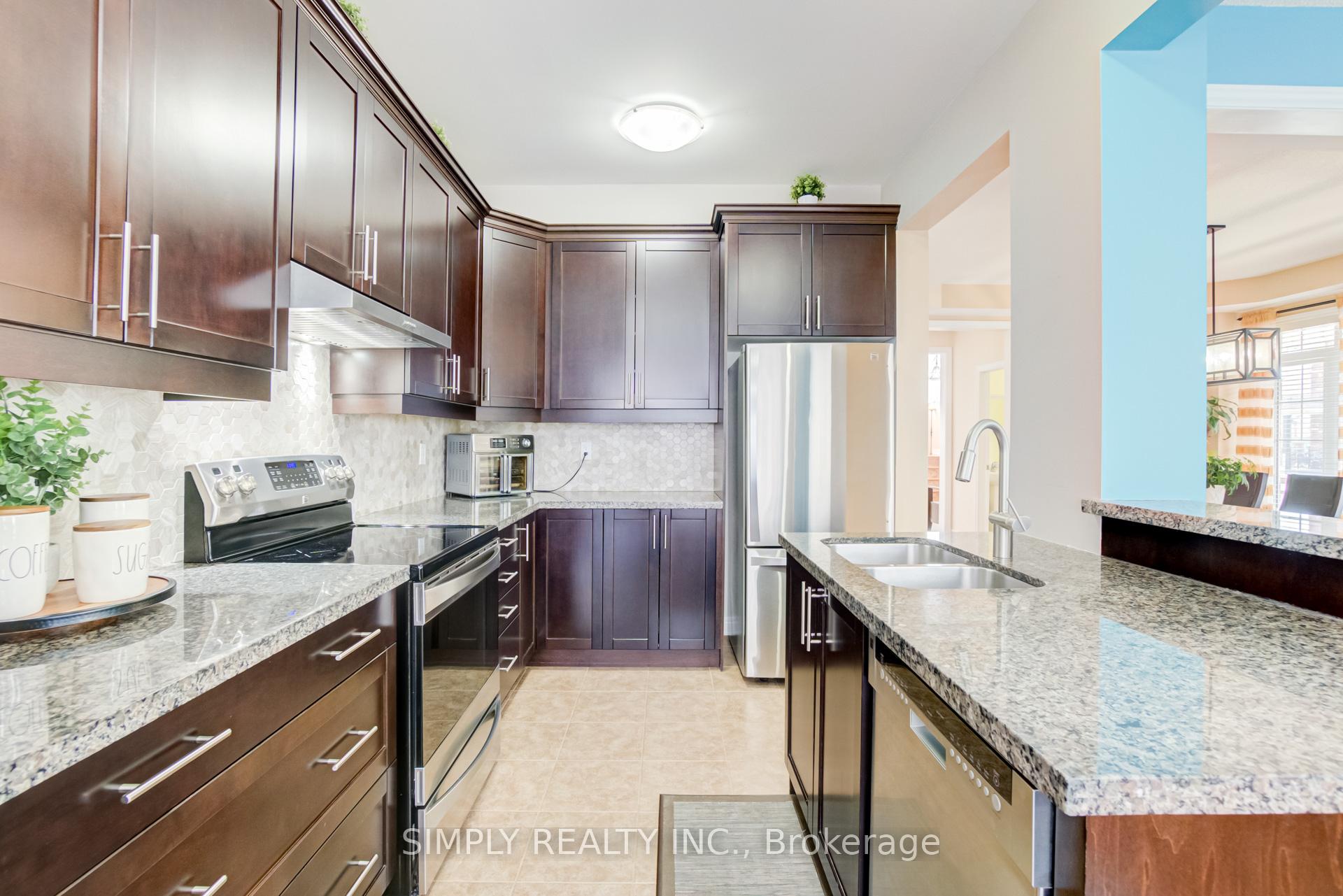 Photo 40 of 45 Humberstone Crescent, Brampton, Northwest Brampton — HOMEH