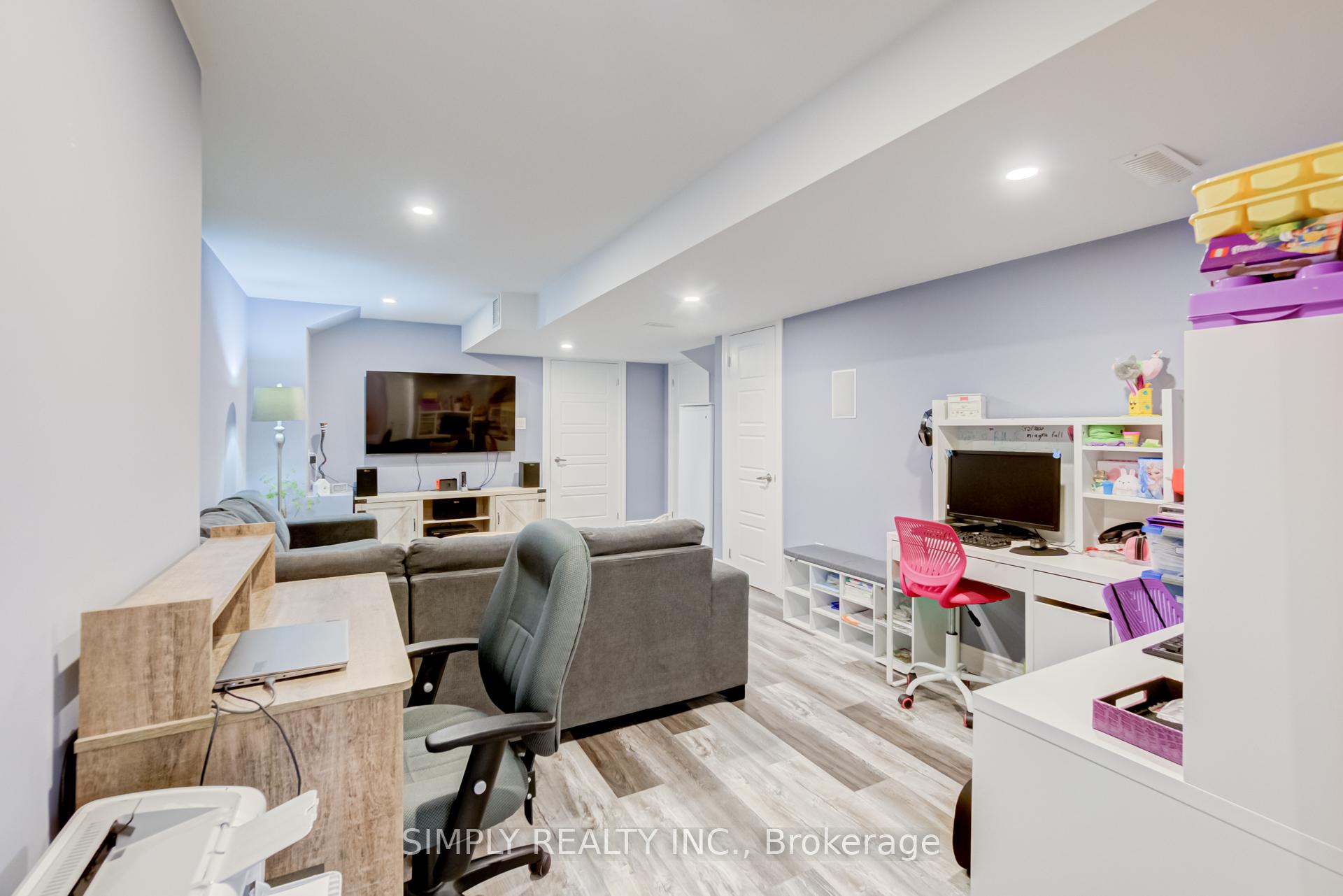 Photo 82 of 45 Humberstone Crescent, Brampton, Northwest Brampton — HOMEH
