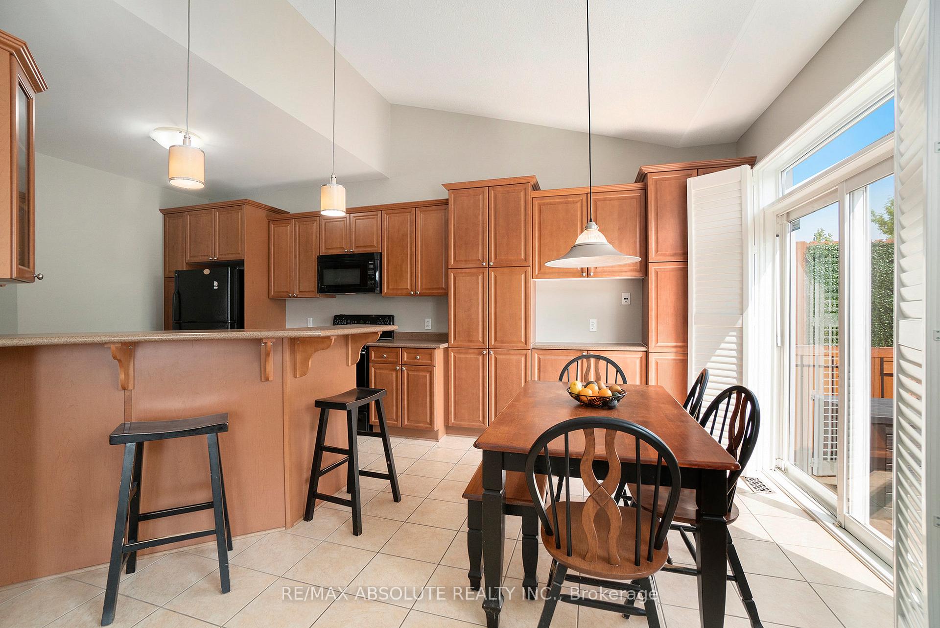 Photo 5 of 144 Lamplighters Drive, Ottawa, Barrhaven - Cedargrove/Fraserdale — HOMEH