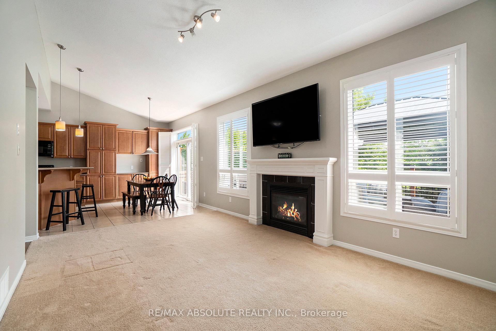 Photo 8 of 144 Lamplighters Drive, Ottawa, Barrhaven - Cedargrove/Fraserdale — HOMEH