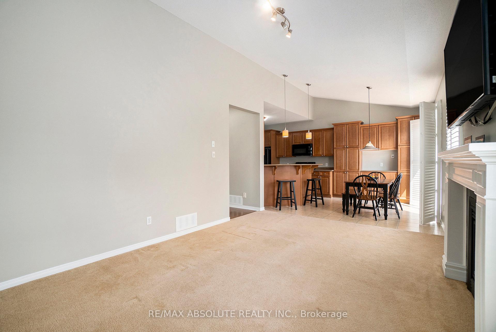 Photo 9 of 144 Lamplighters Drive, Ottawa, Barrhaven - Cedargrove/Fraserdale — HOMEH