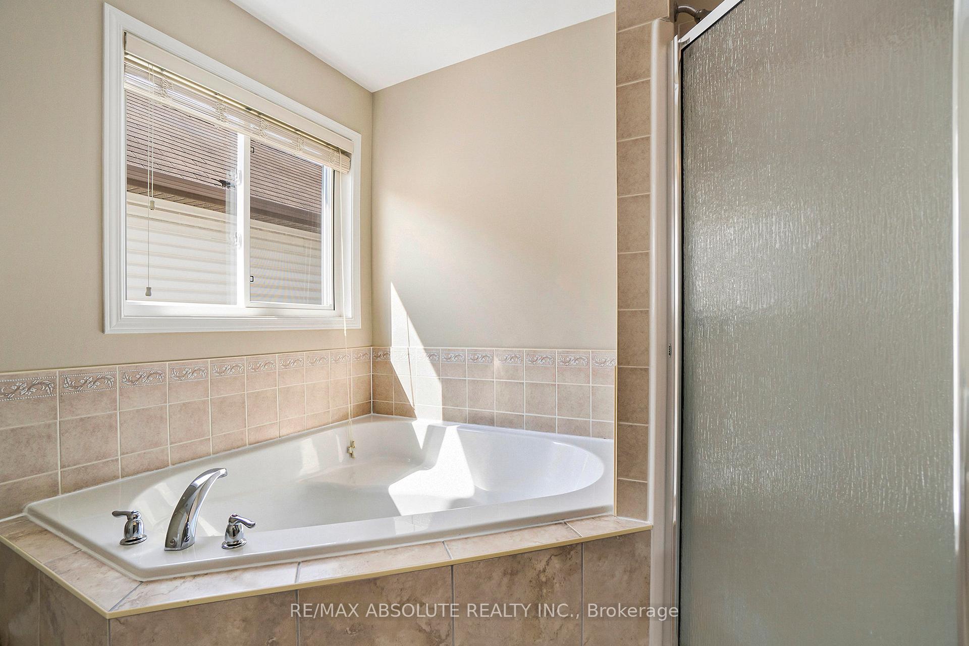 Photo 15 of 144 Lamplighters Drive, Ottawa, Barrhaven - Cedargrove/Fraserdale — HOMEH