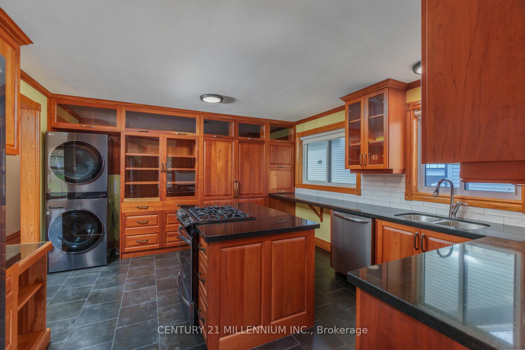 Photo 23 of 338 Walnut Street, Collingwood — HOMEH